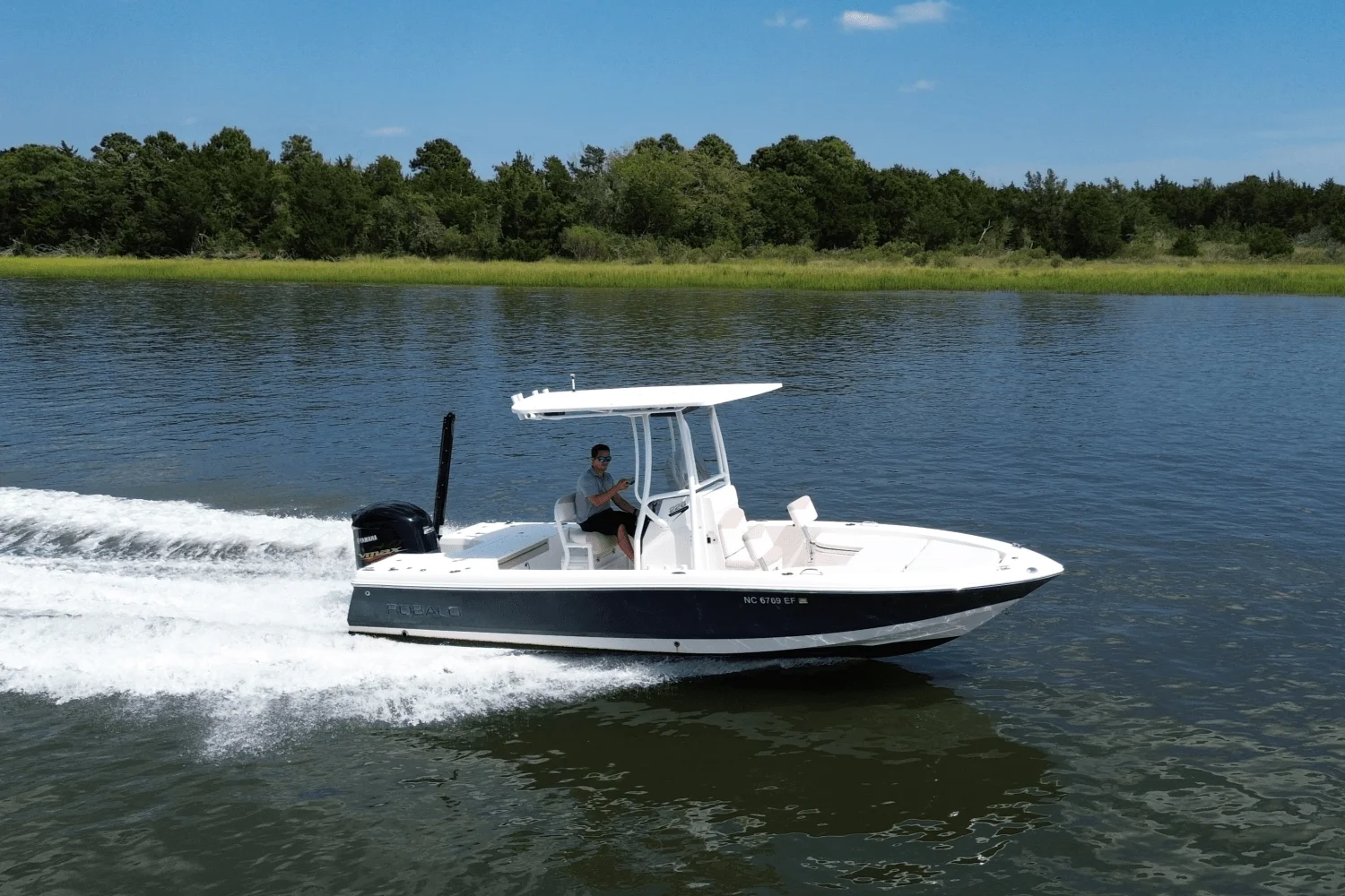 2017 Robalo 226 CAYMAN Image Thumbnail #0