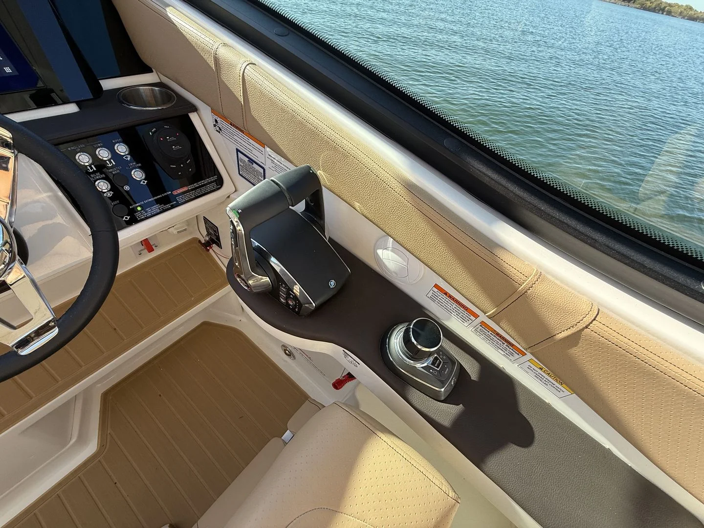 2026 Sea Ray Sundancer 320 Image Thumbnail #24