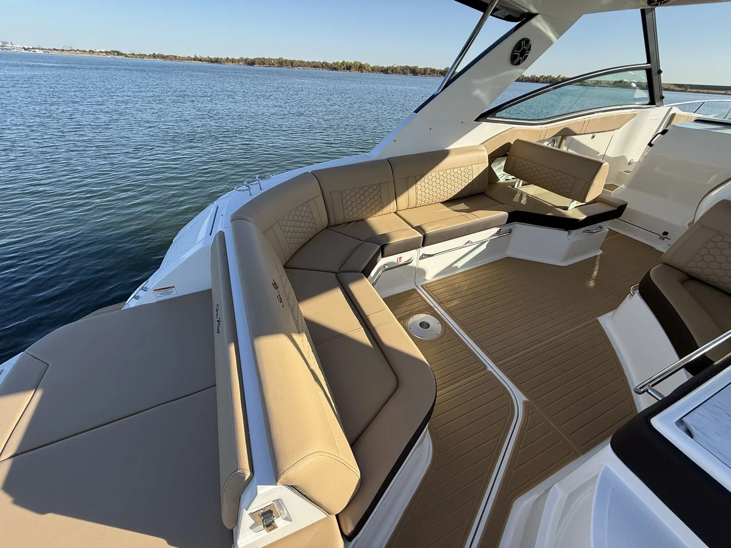 2026 Sea Ray Sundancer 320 Image Thumbnail #11