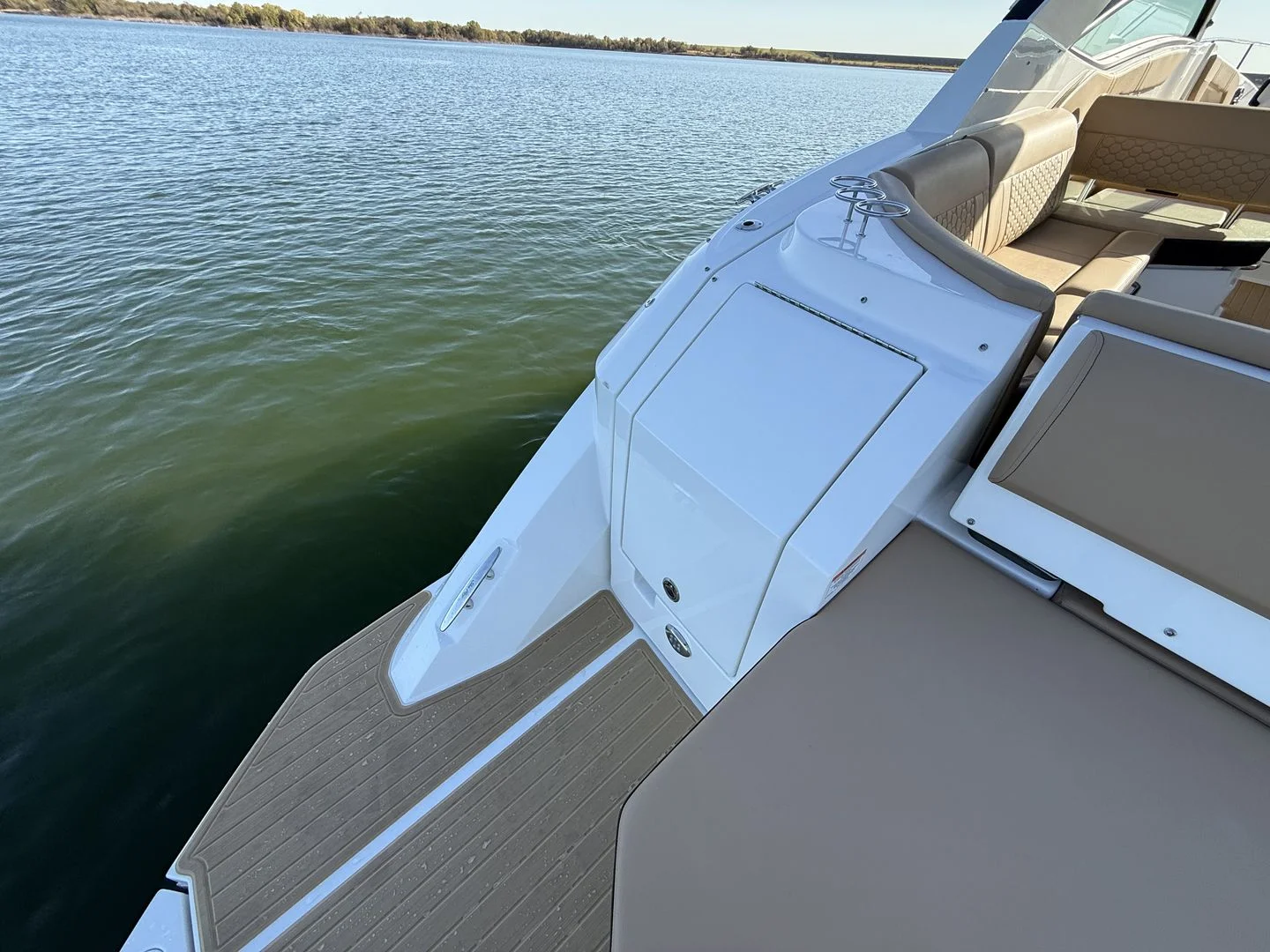 2026 Sea Ray Sundancer 320 Image Thumbnail #9