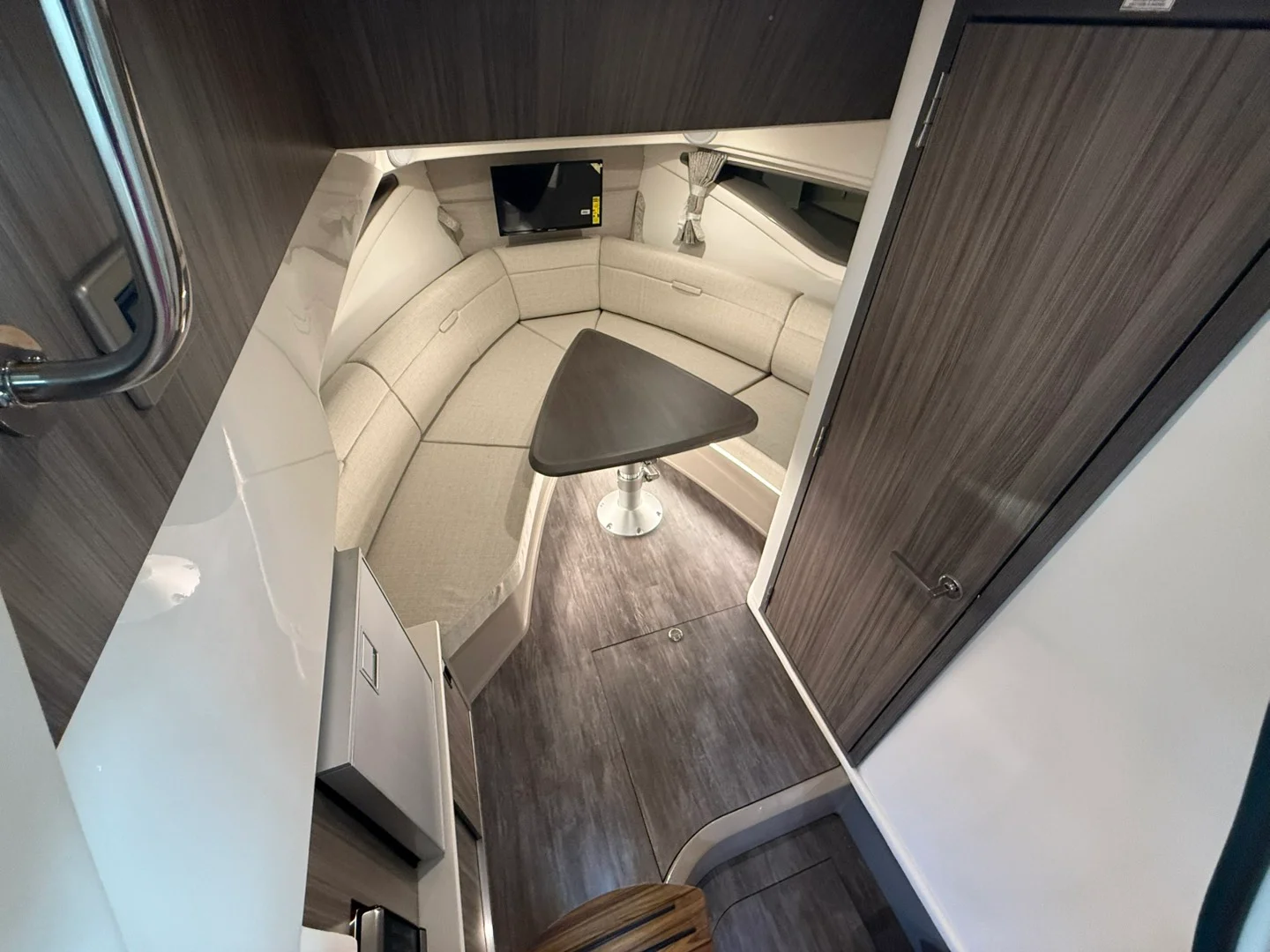 2026 Sea Ray Sundancer 320 Image Thumbnail #28