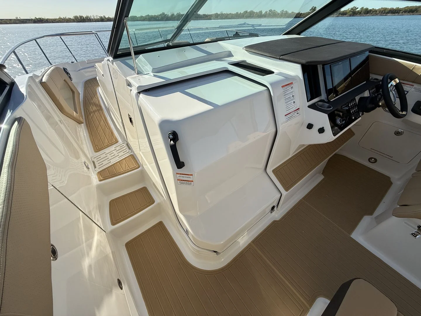2026 Sea Ray Sundancer 320 Image Thumbnail #26