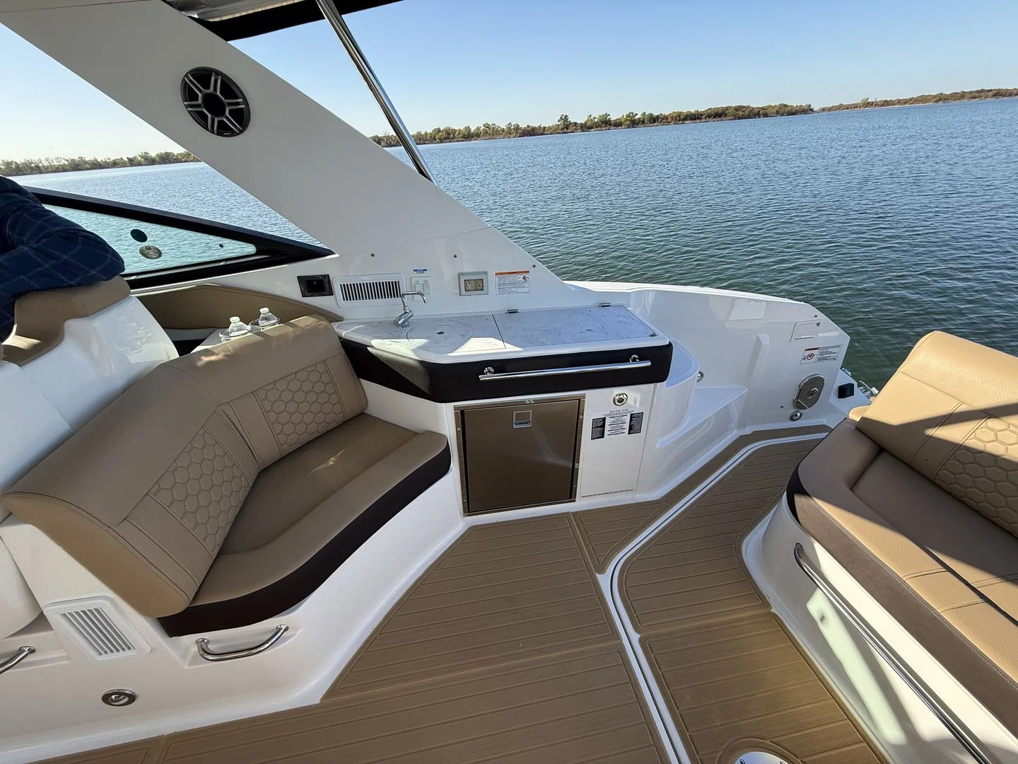 2026 Sea Ray Sundancer 320 Image Thumbnail #15