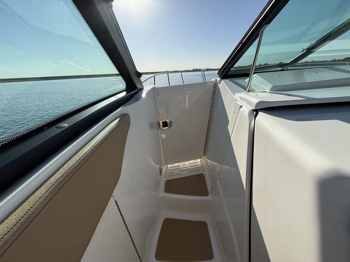 2026 Sea Ray Sundancer 320 Image Thumbnail #39