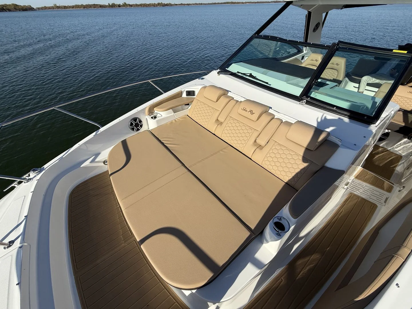 2026 Sea Ray Sundancer 320 Image Thumbnail #42