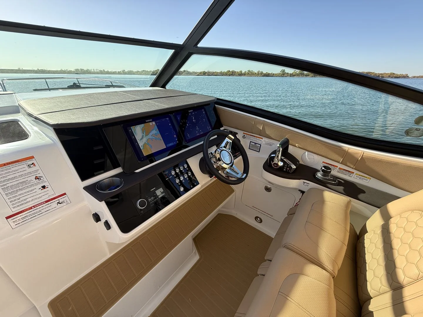 2026 Sea Ray Sundancer 320 Image Thumbnail #21