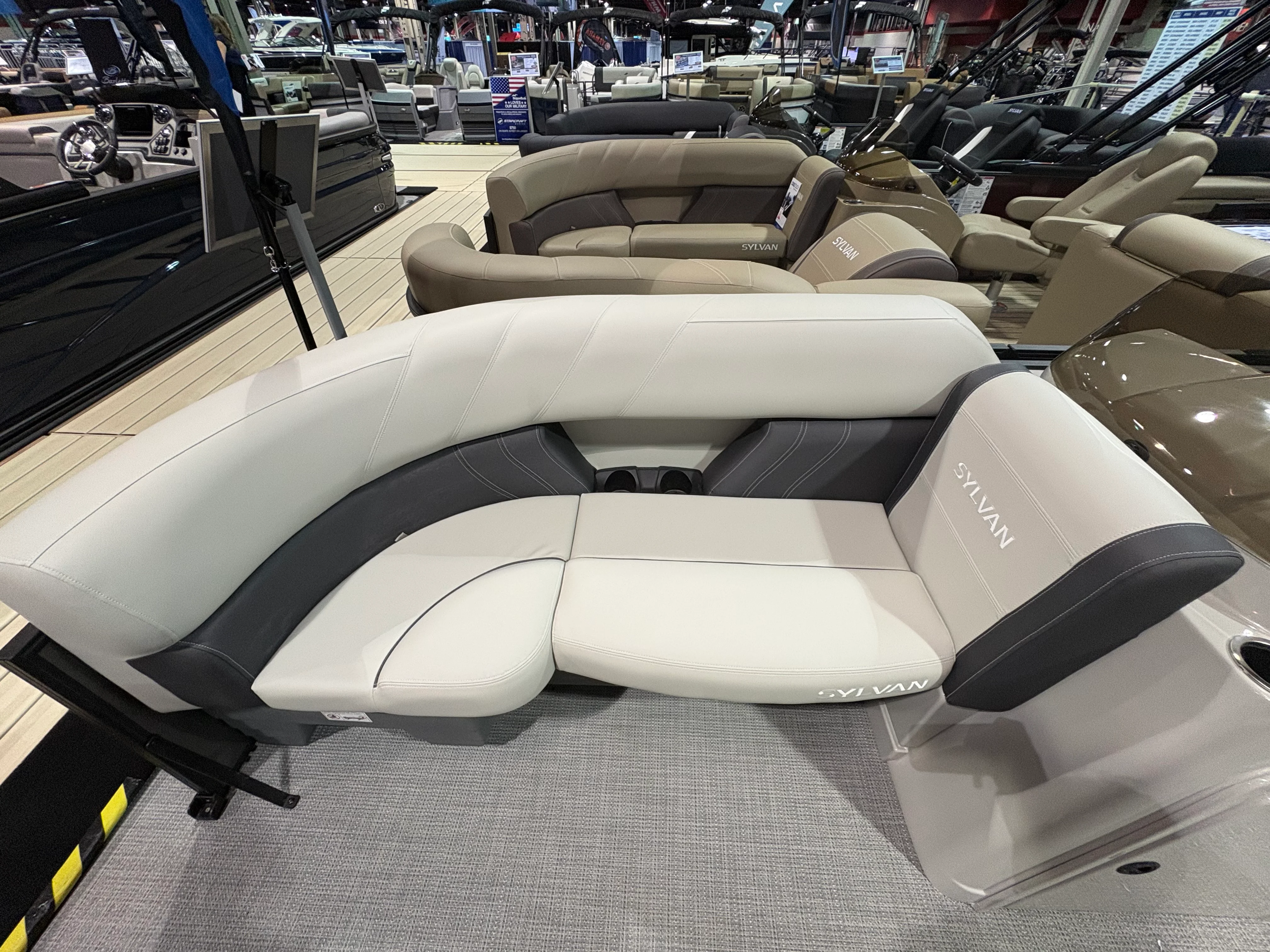 2026 Sylvan Mirage 8520 LZ Image Thumbnail #2