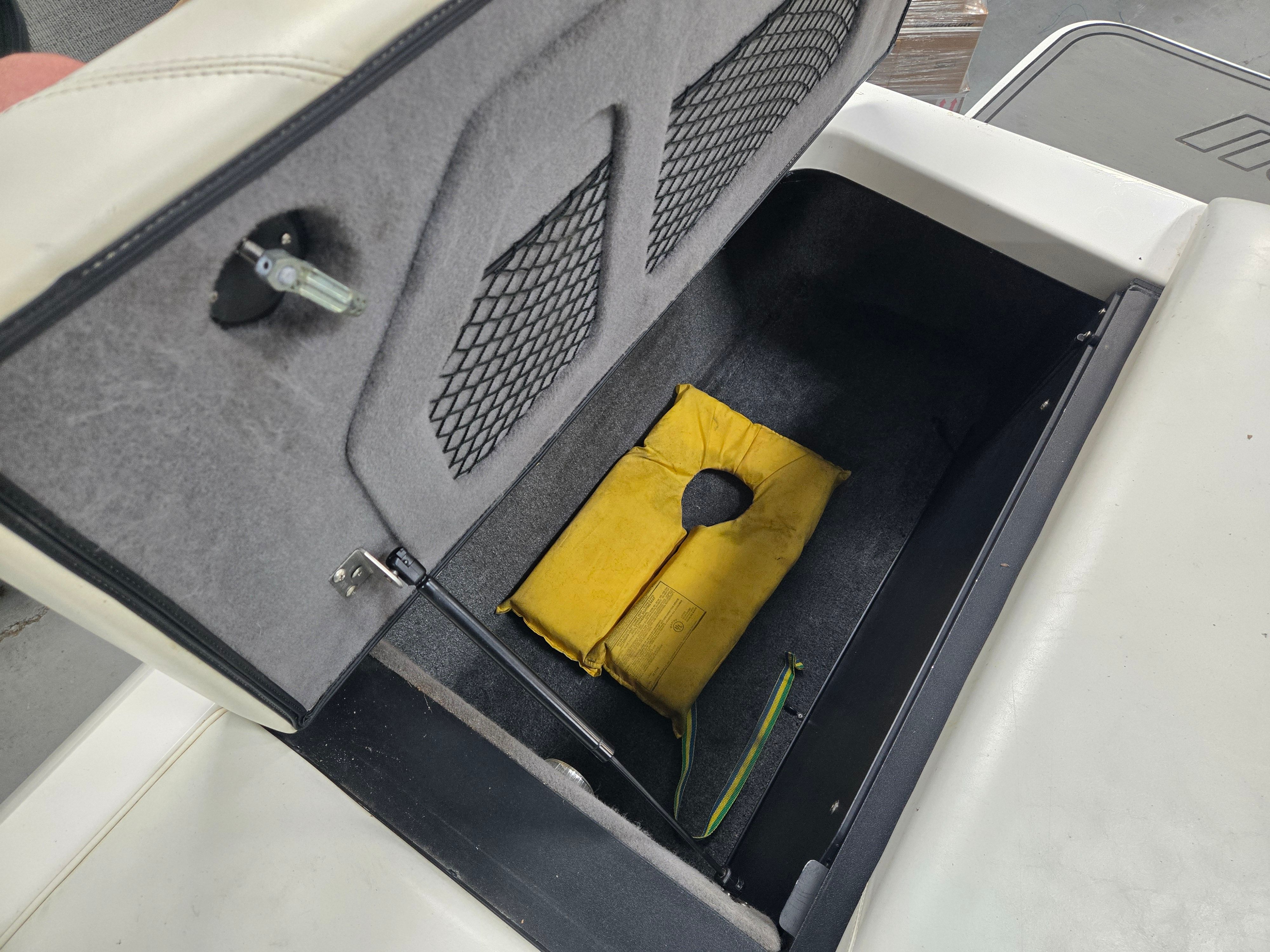 2006 Malibu 21 V-RIDE Image Thumbnail #11