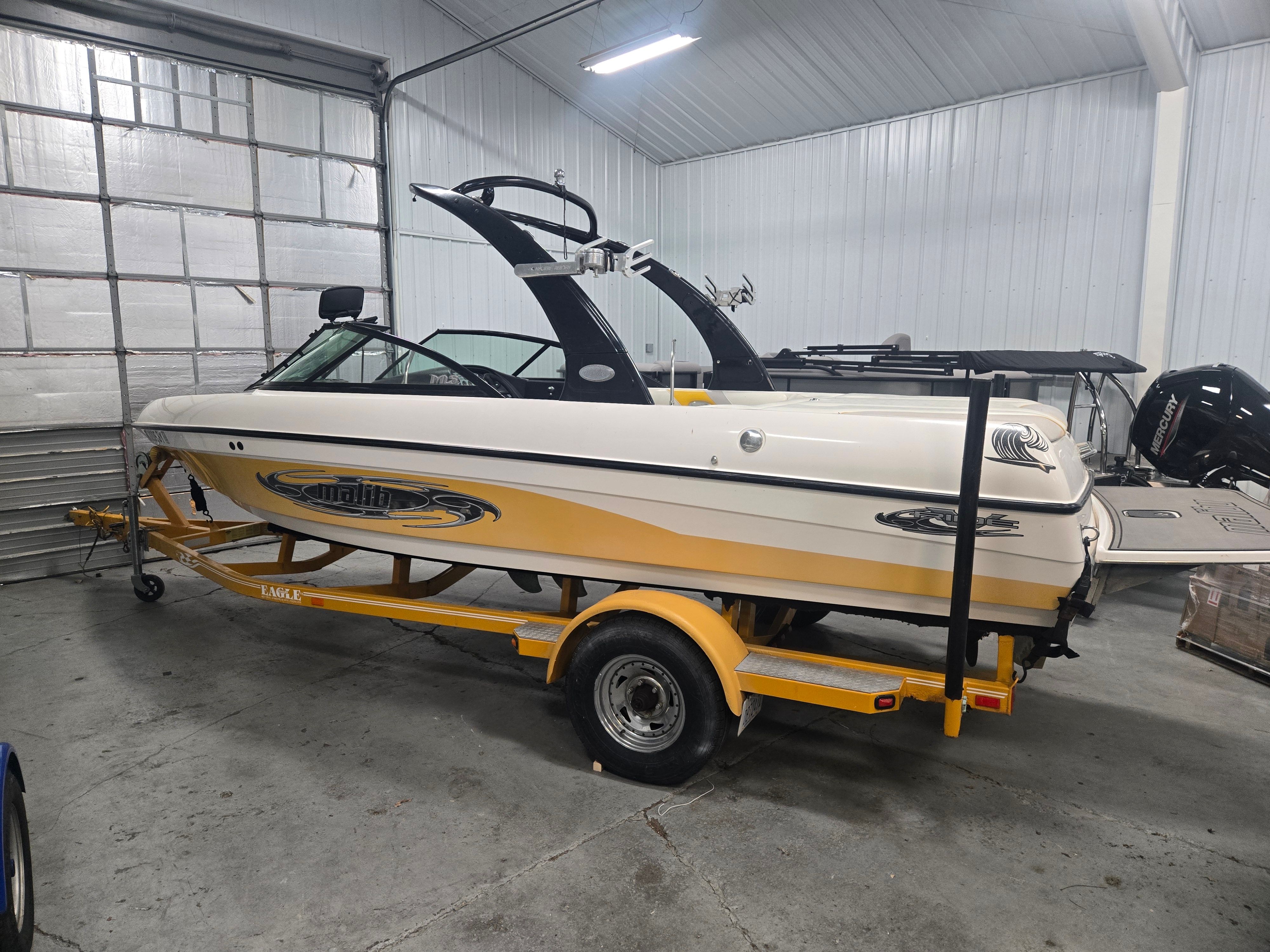 2006 Malibu 21 V-RIDE Image Thumbnail #1