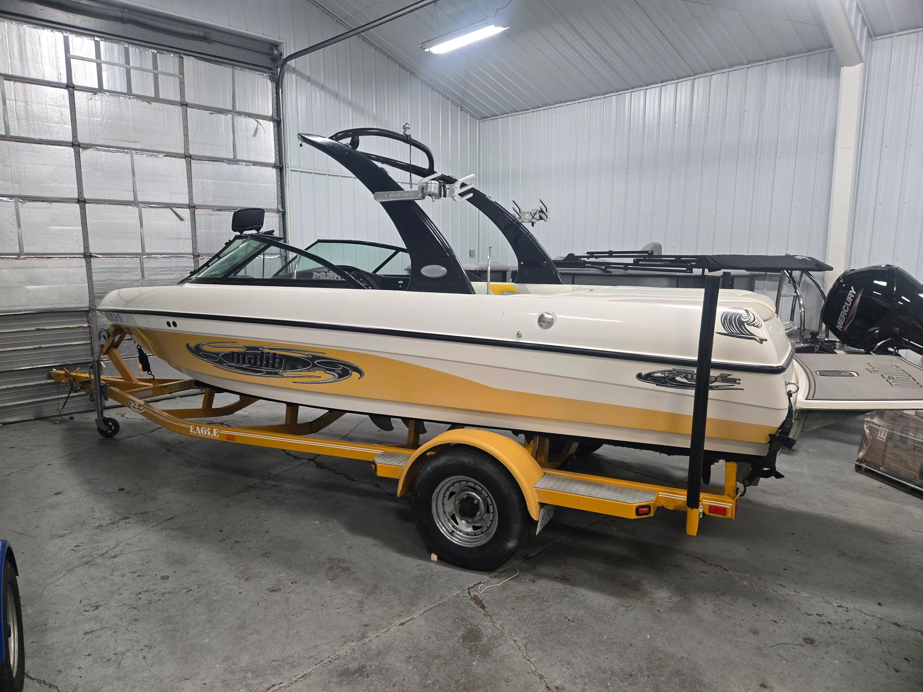 2006 Malibu 21 V-RIDE Image Thumbnail #1