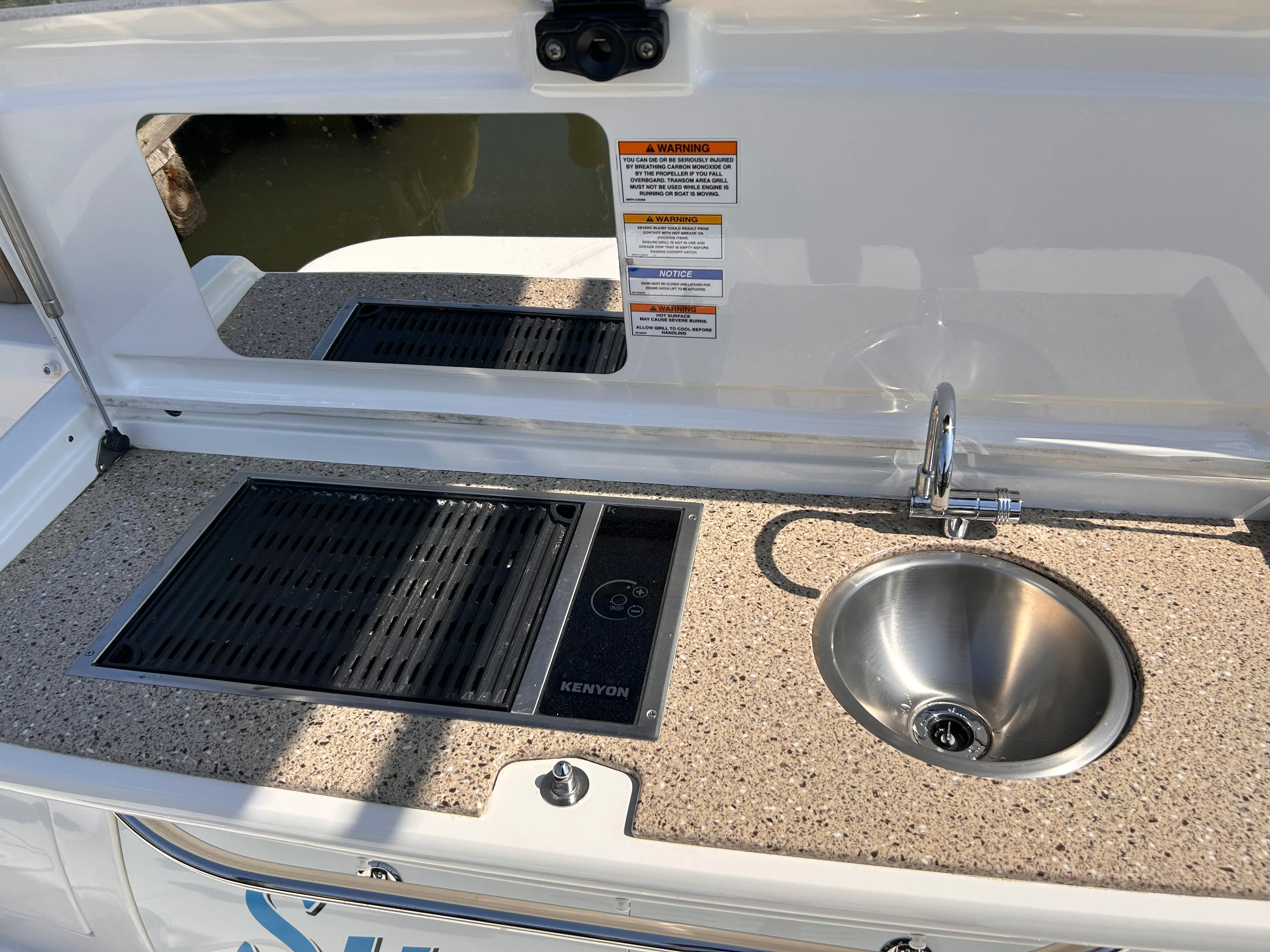2017 Sea Ray Sundancer 350 Image Thumbnail #13