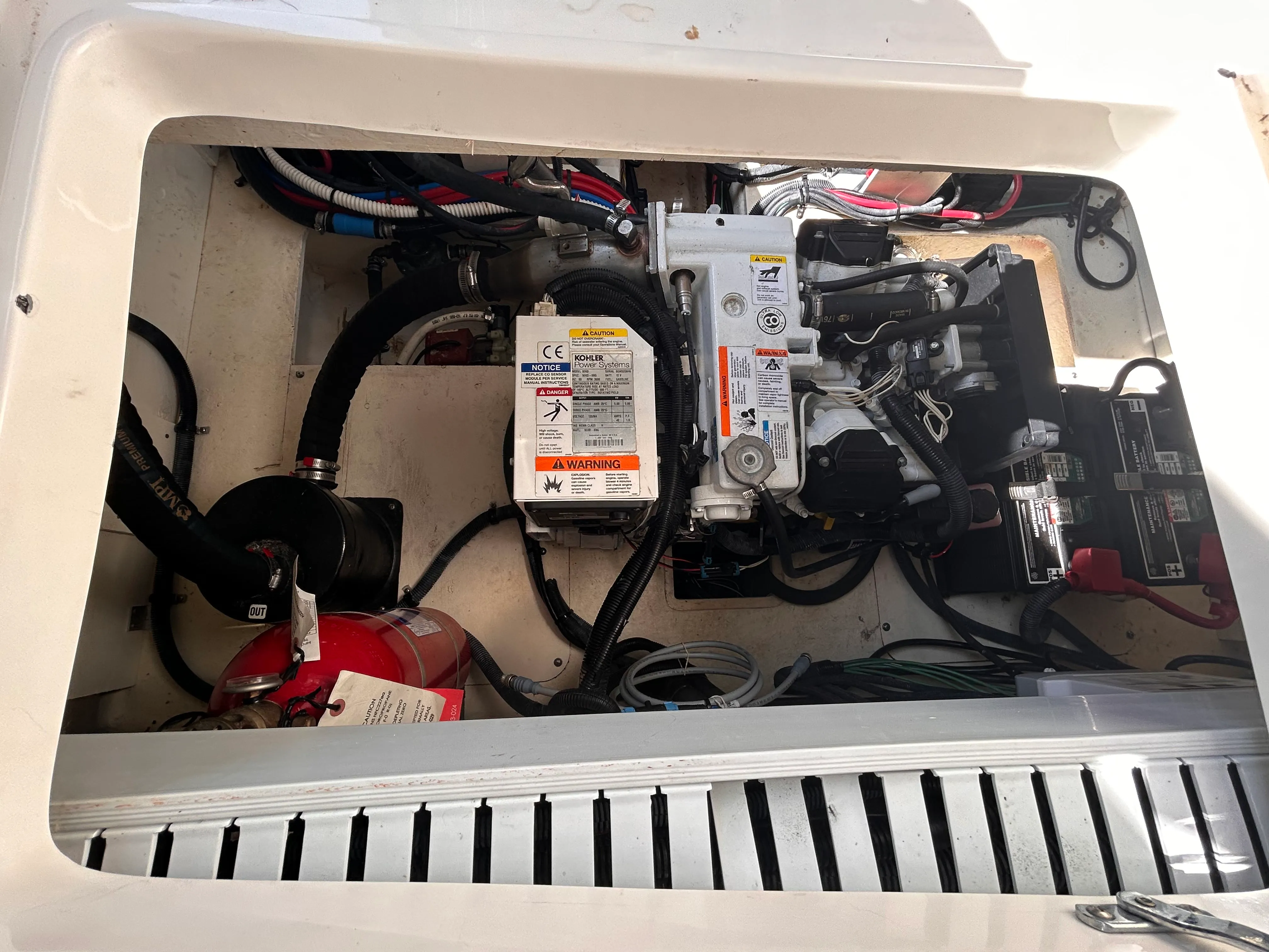 2017 Sea Ray Sundancer 350 Image Thumbnail #41