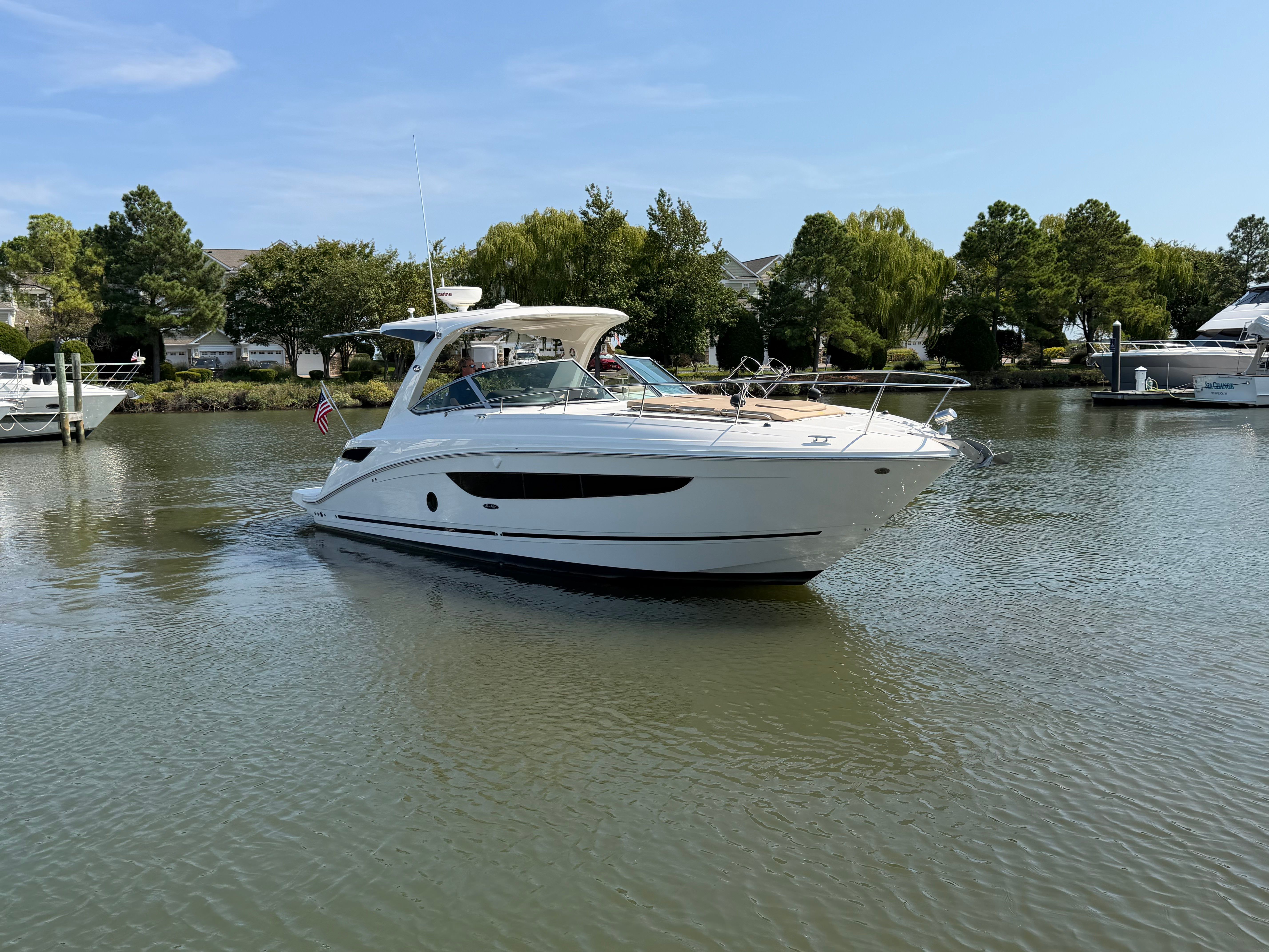 2017 Sea Ray Sundancer 350 Image Thumbnail #7