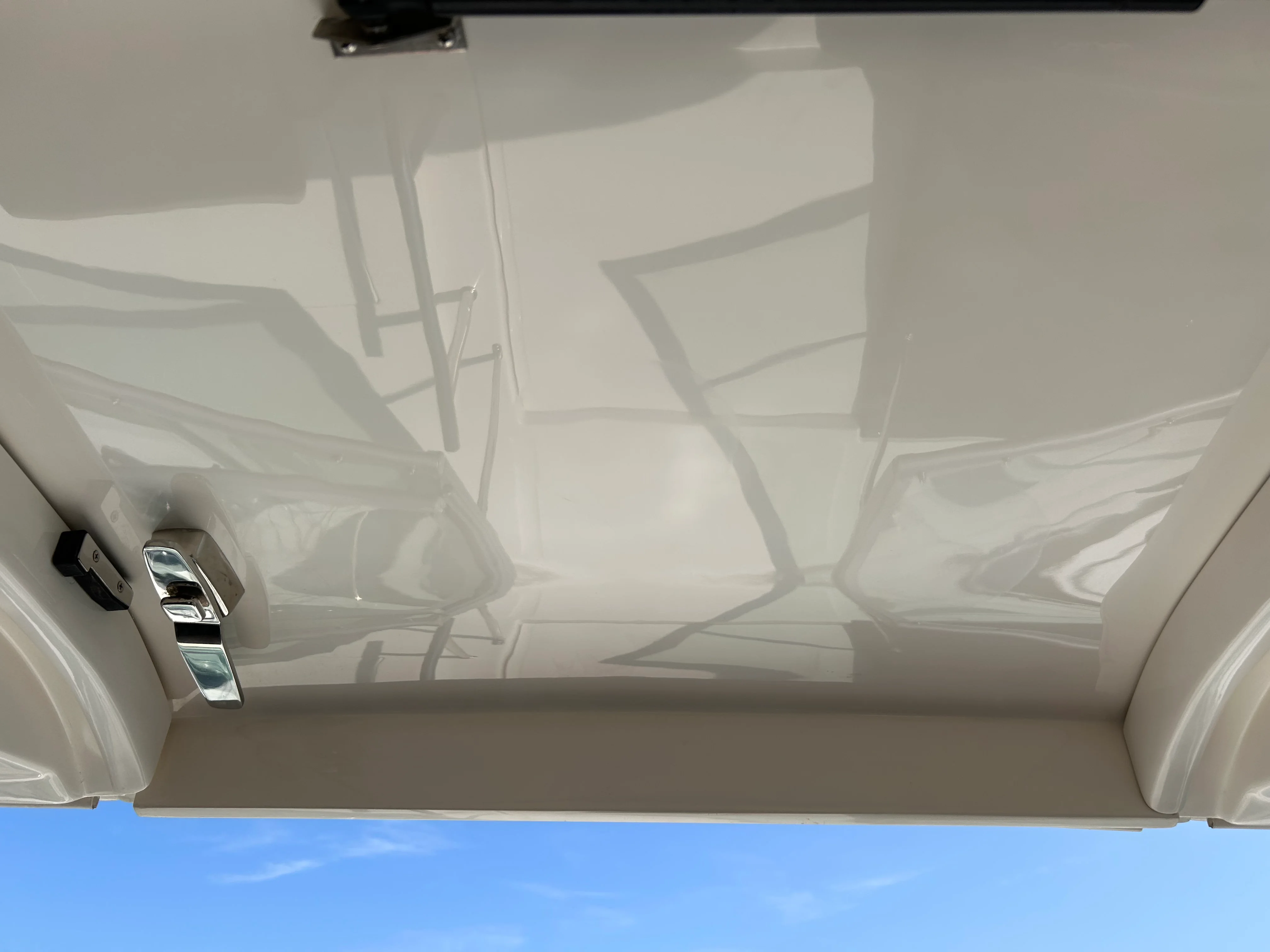 2017 Sea Ray Sundancer 350 Image Thumbnail #20