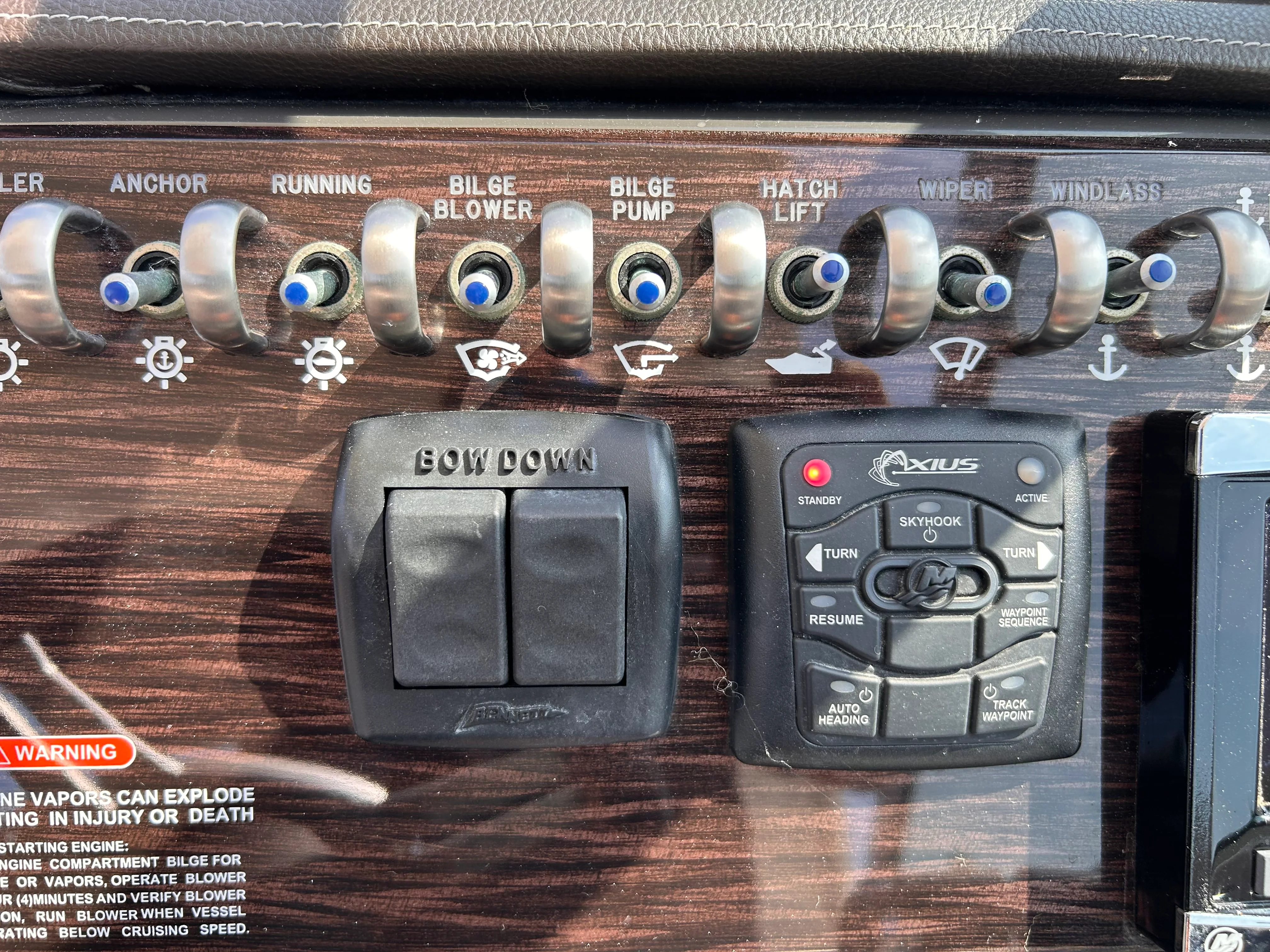 2017 Sea Ray Sundancer 350 Image Thumbnail #27