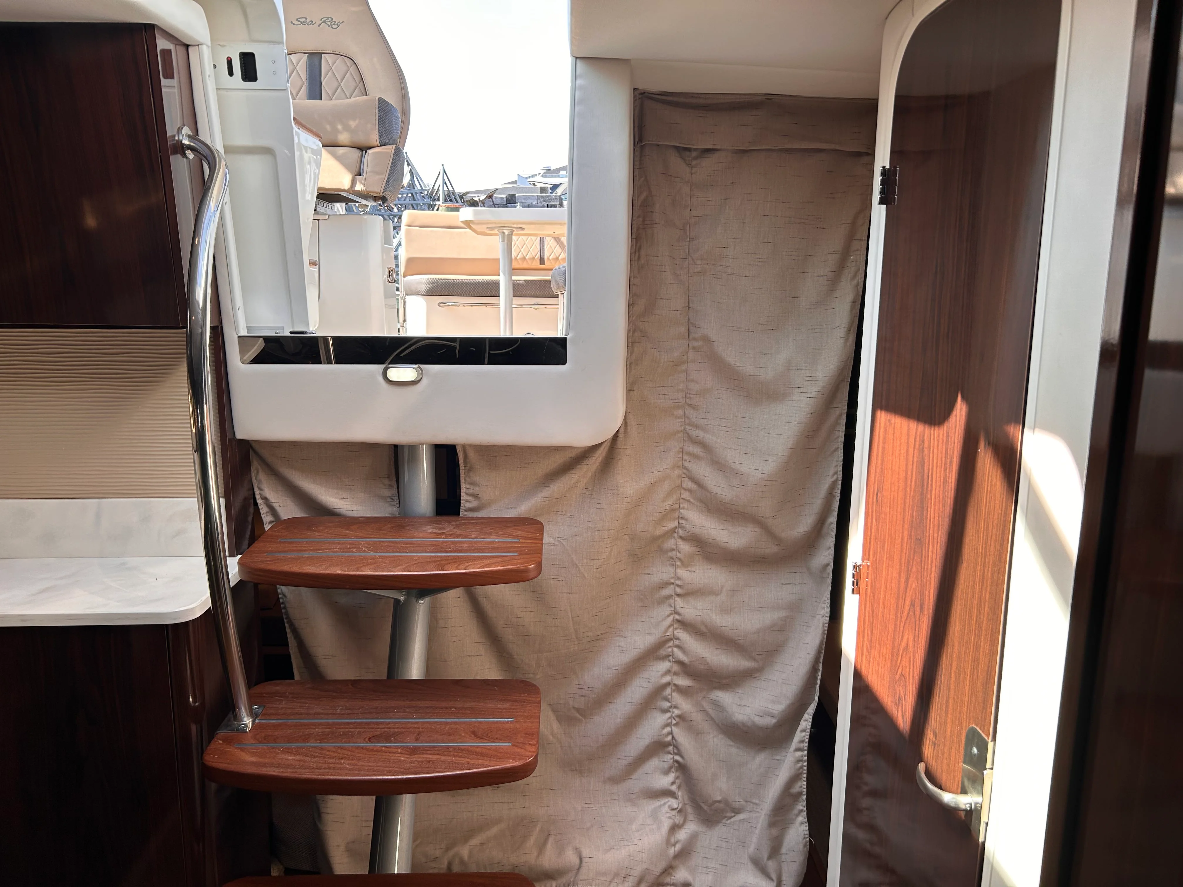 2017 Sea Ray Sundancer 350 Image Thumbnail #29