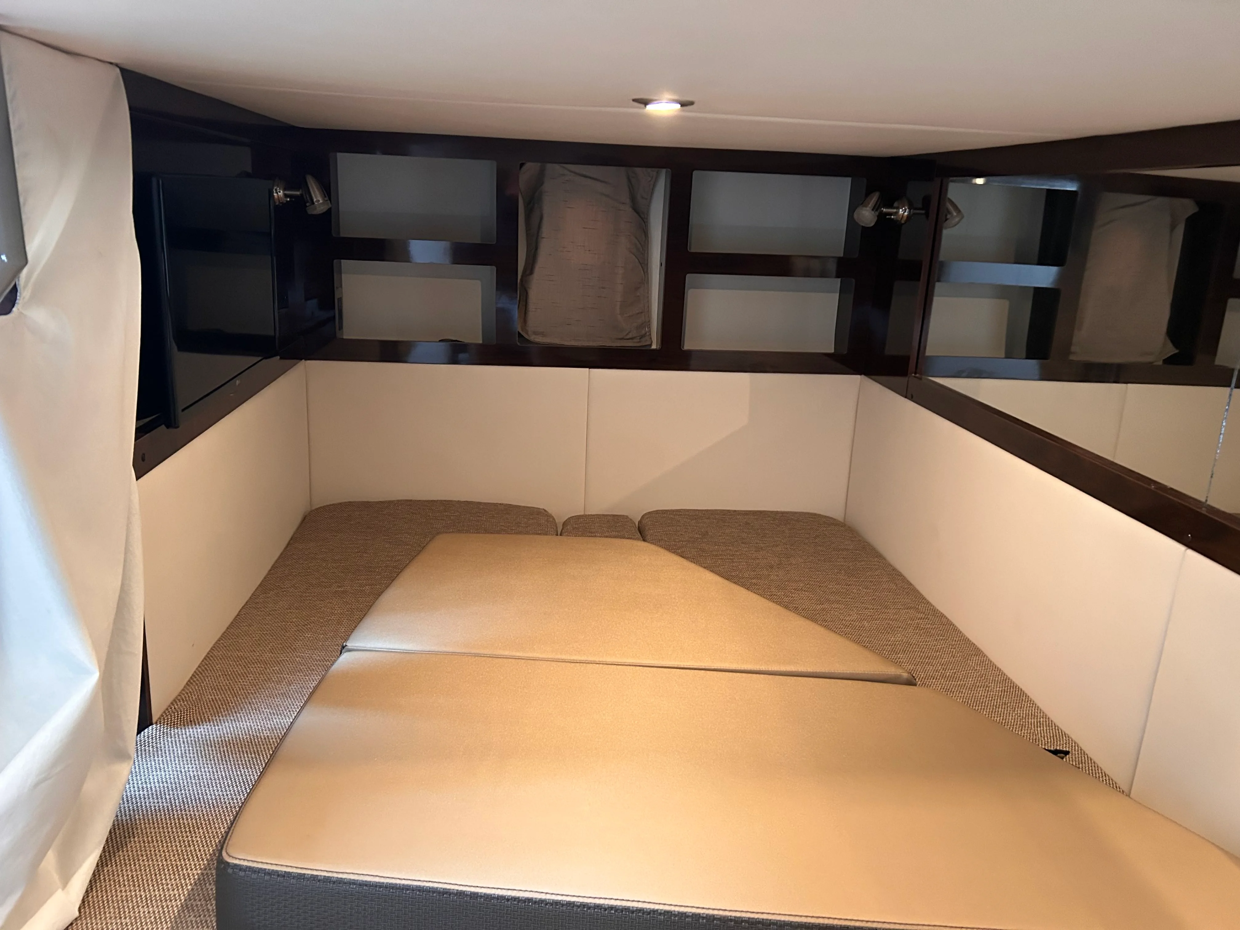 2017 Sea Ray Sundancer 350 Image Thumbnail #33