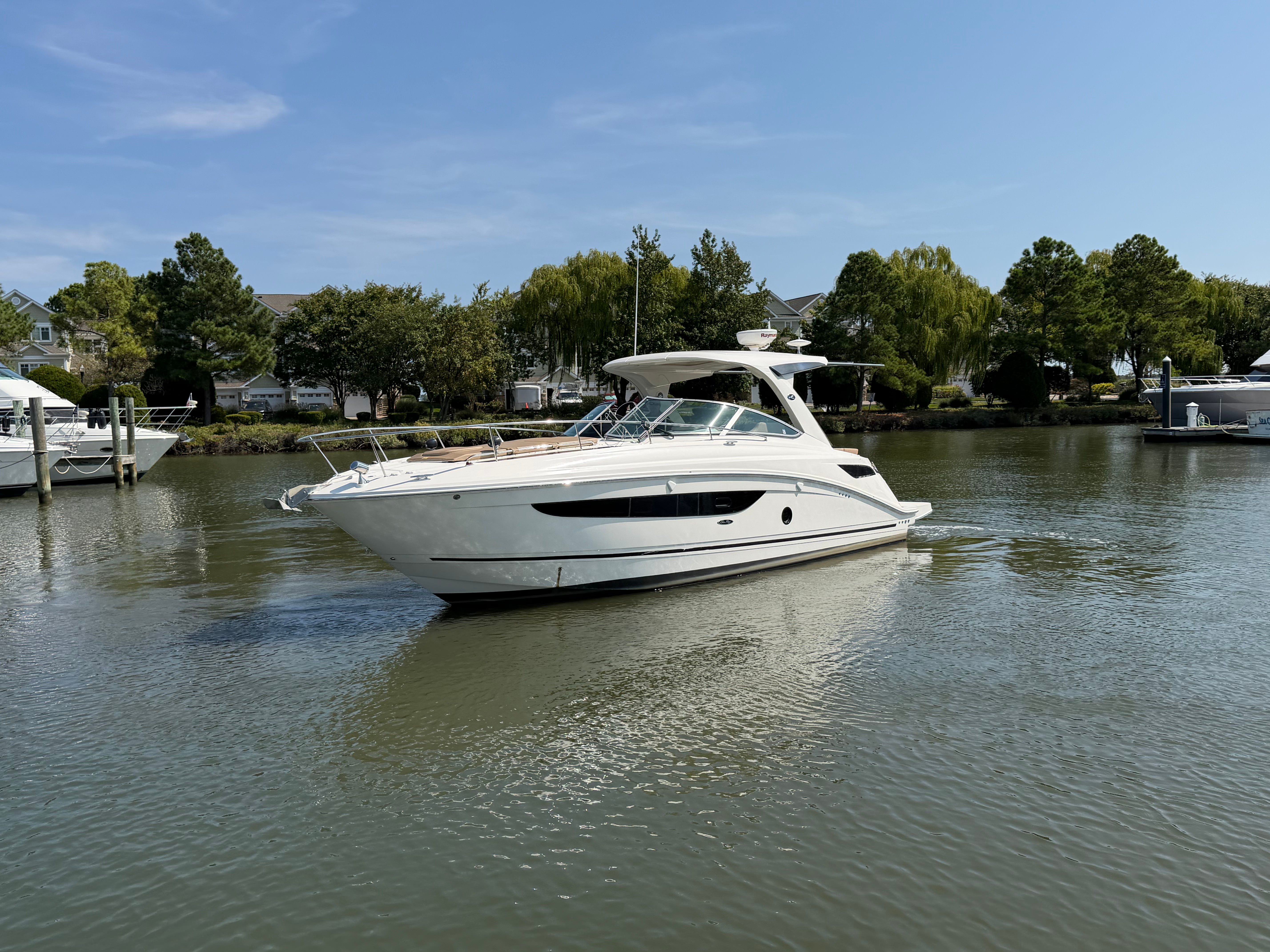 2017 Sea Ray Sundancer 350 Image Thumbnail #5