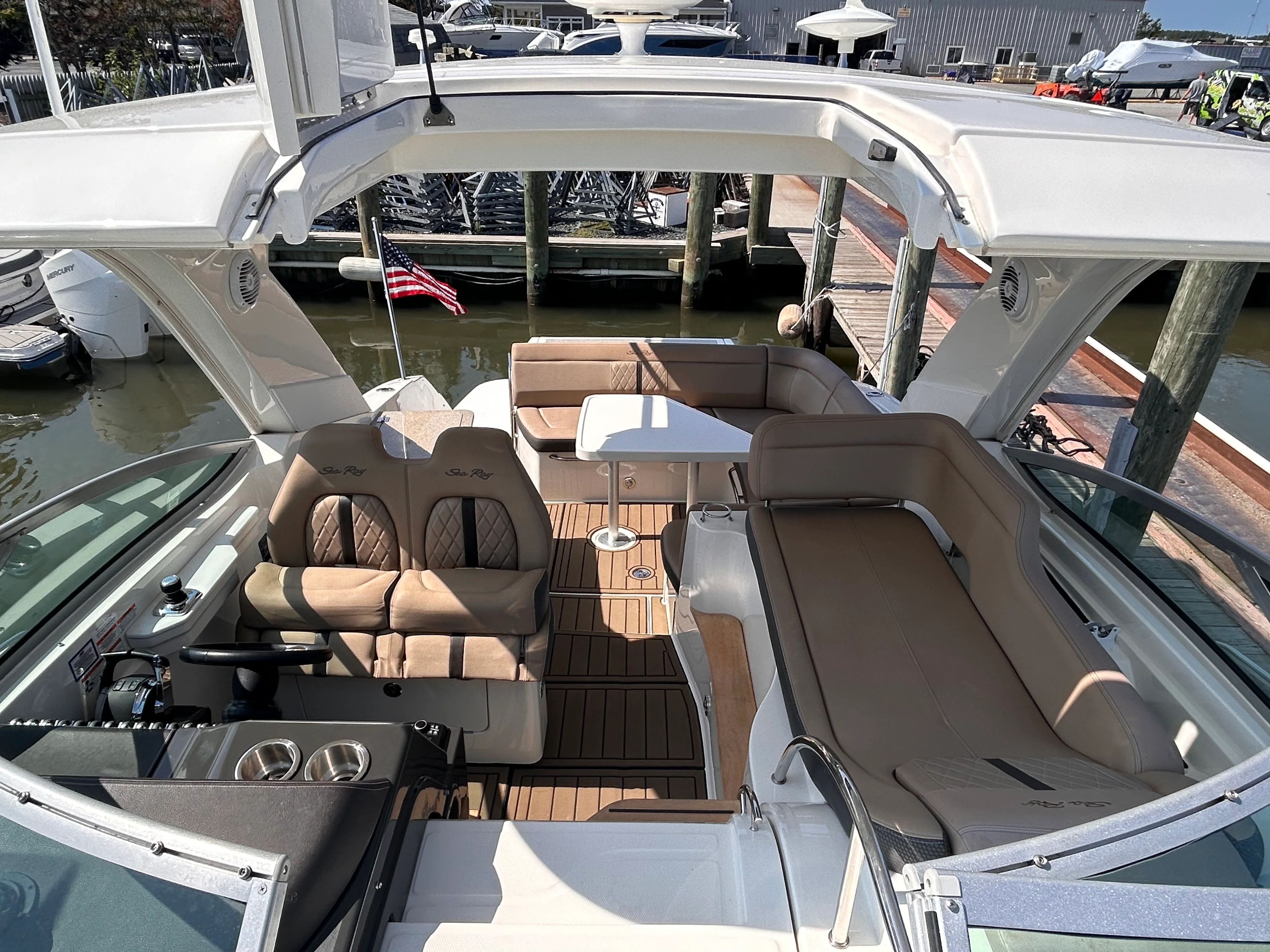 2017 Sea Ray Sundancer 350 Image Thumbnail #17