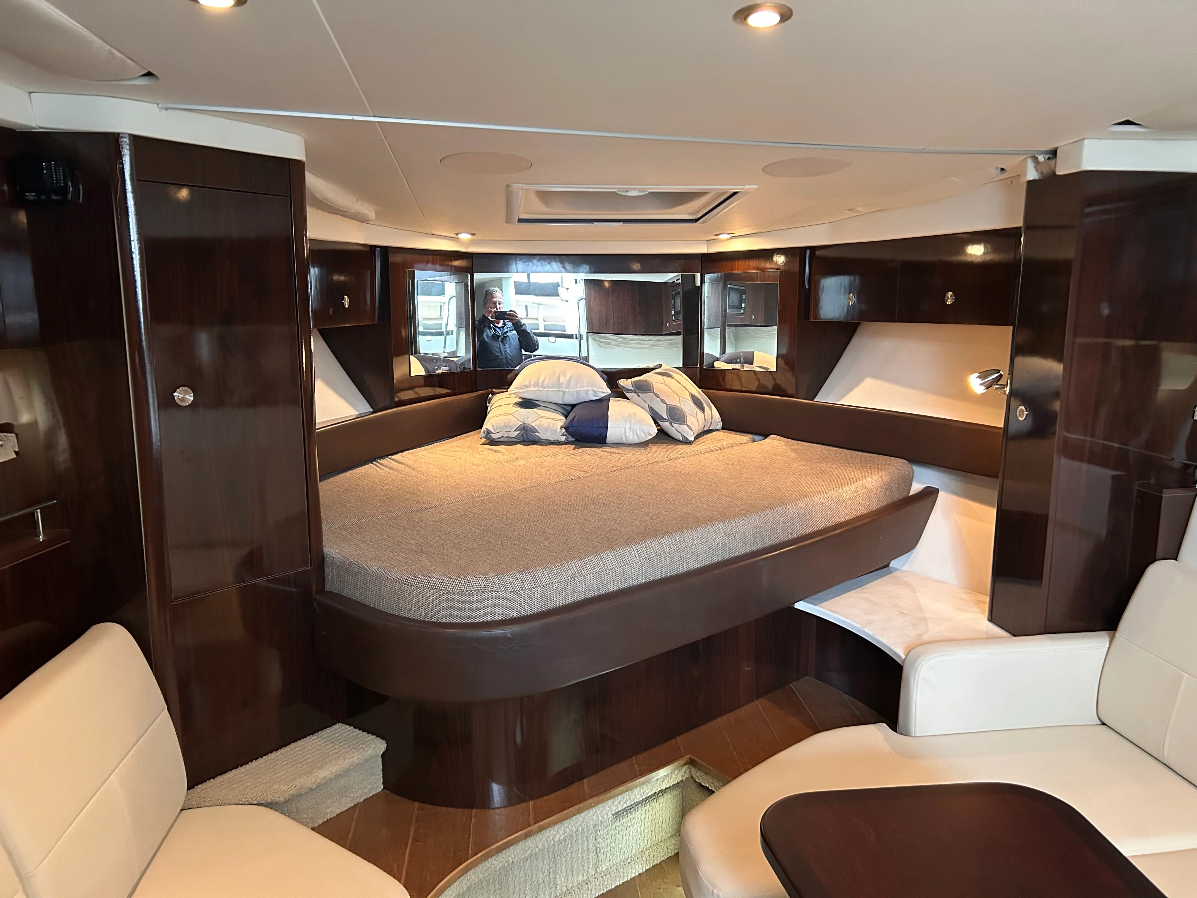 2017 Sea Ray Sundancer 350 Image Thumbnail #32