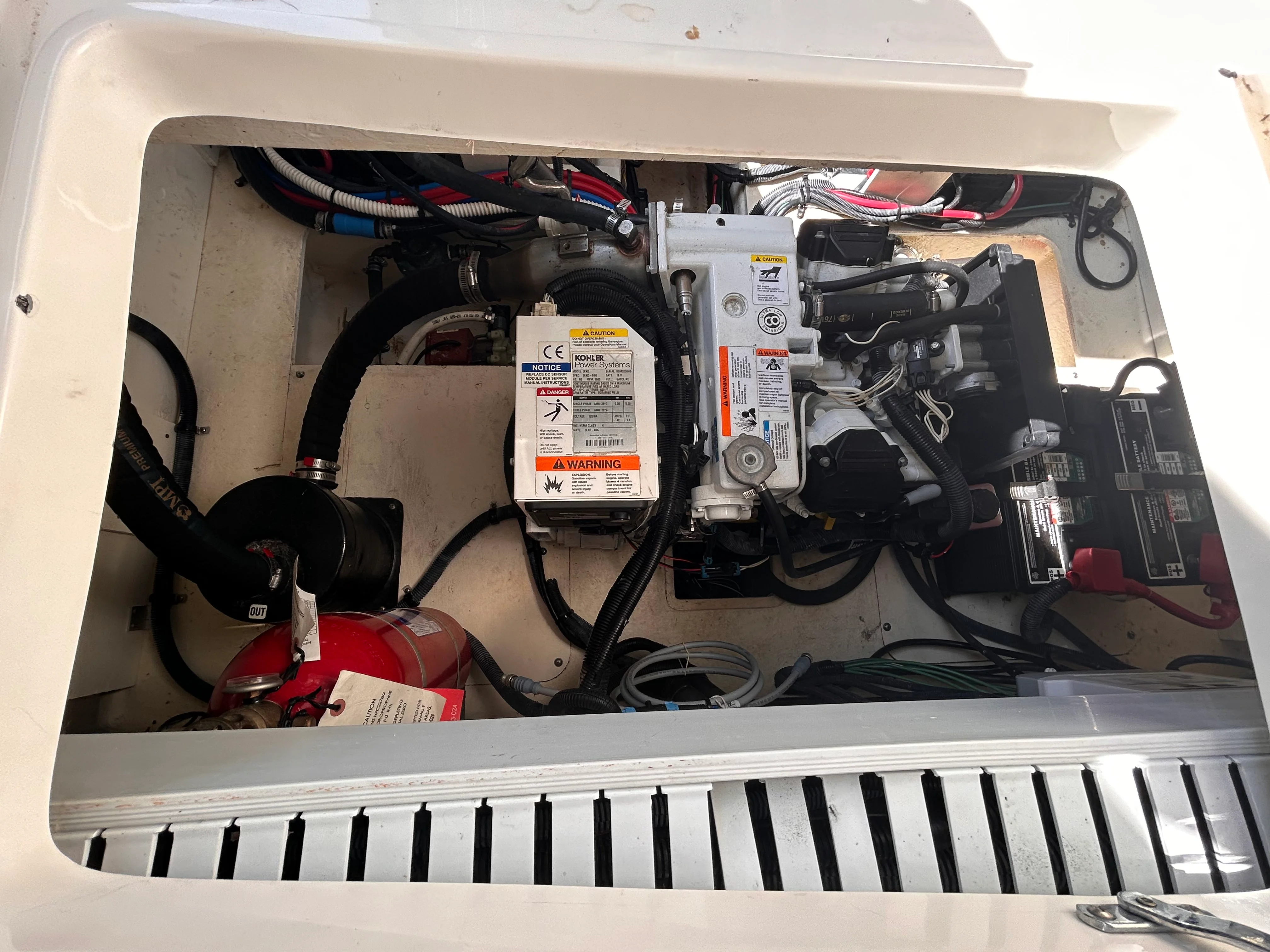 2017 Sea Ray Sundancer 350 Image Thumbnail #41