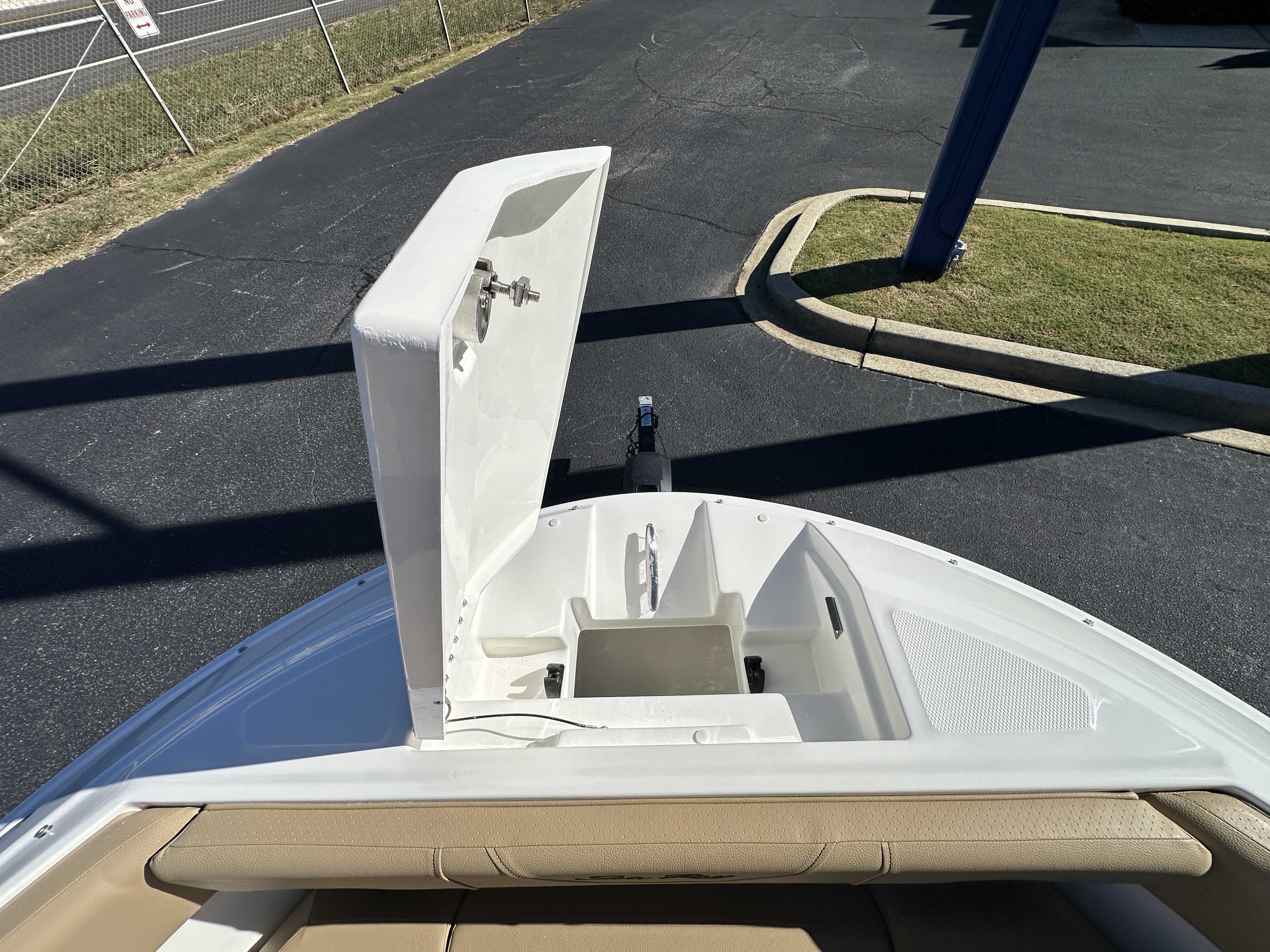 2026 Sea Ray SDX 230 Surf Image Thumbnail #28