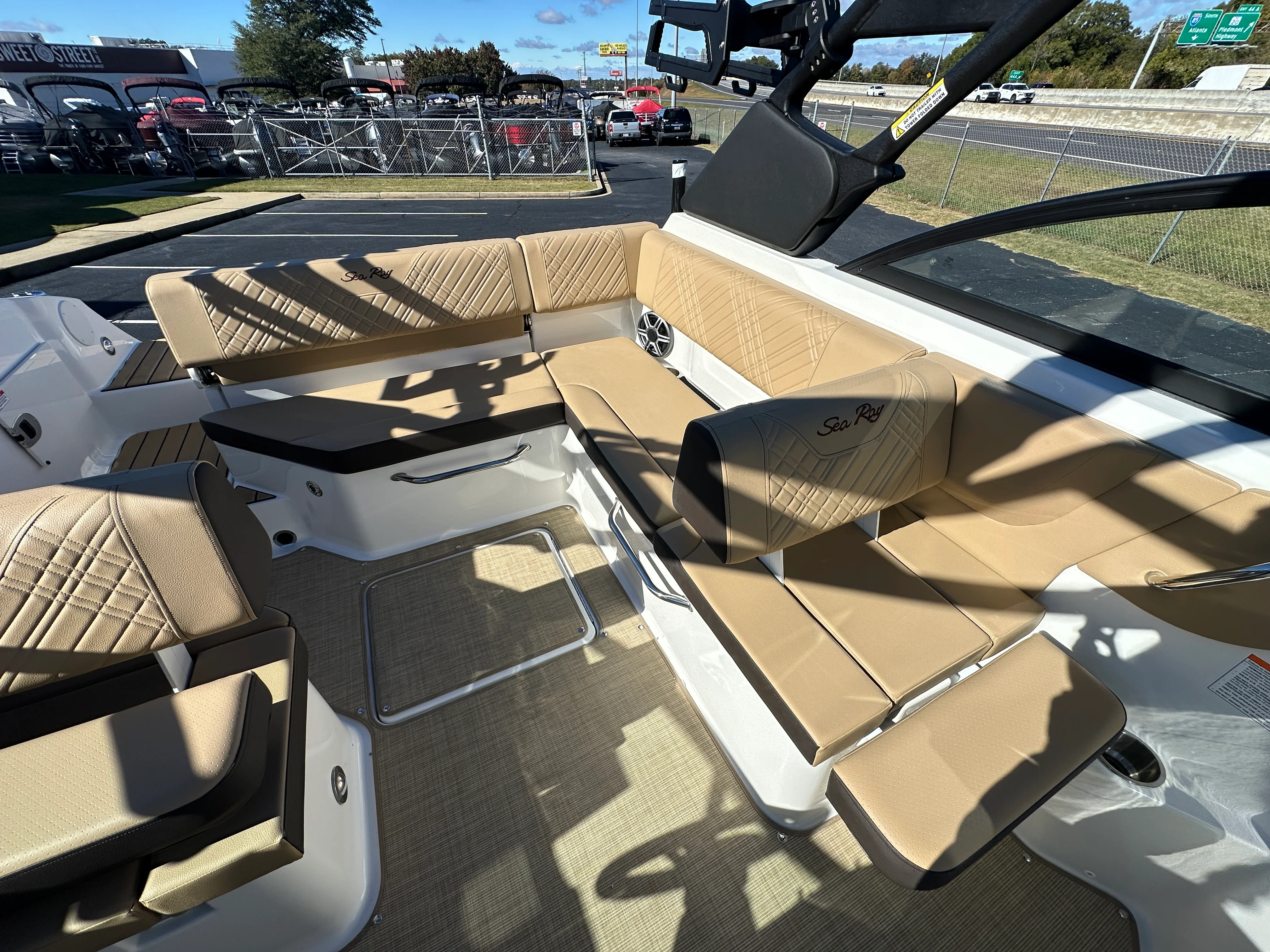 2026 Sea Ray SDX 230 Surf Image Thumbnail #11