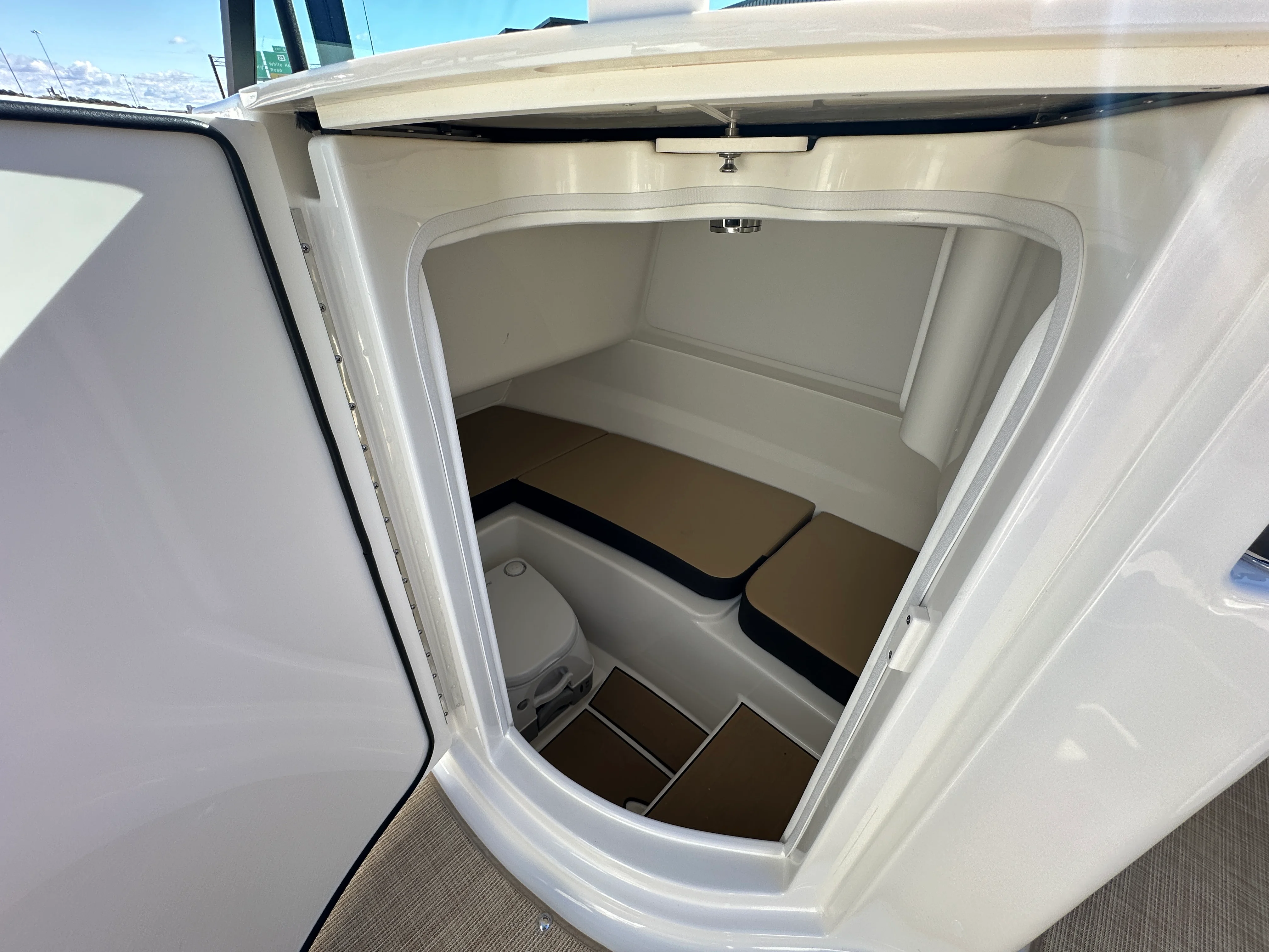 2026 Sea Ray SDX 230 Surf Image Thumbnail #22