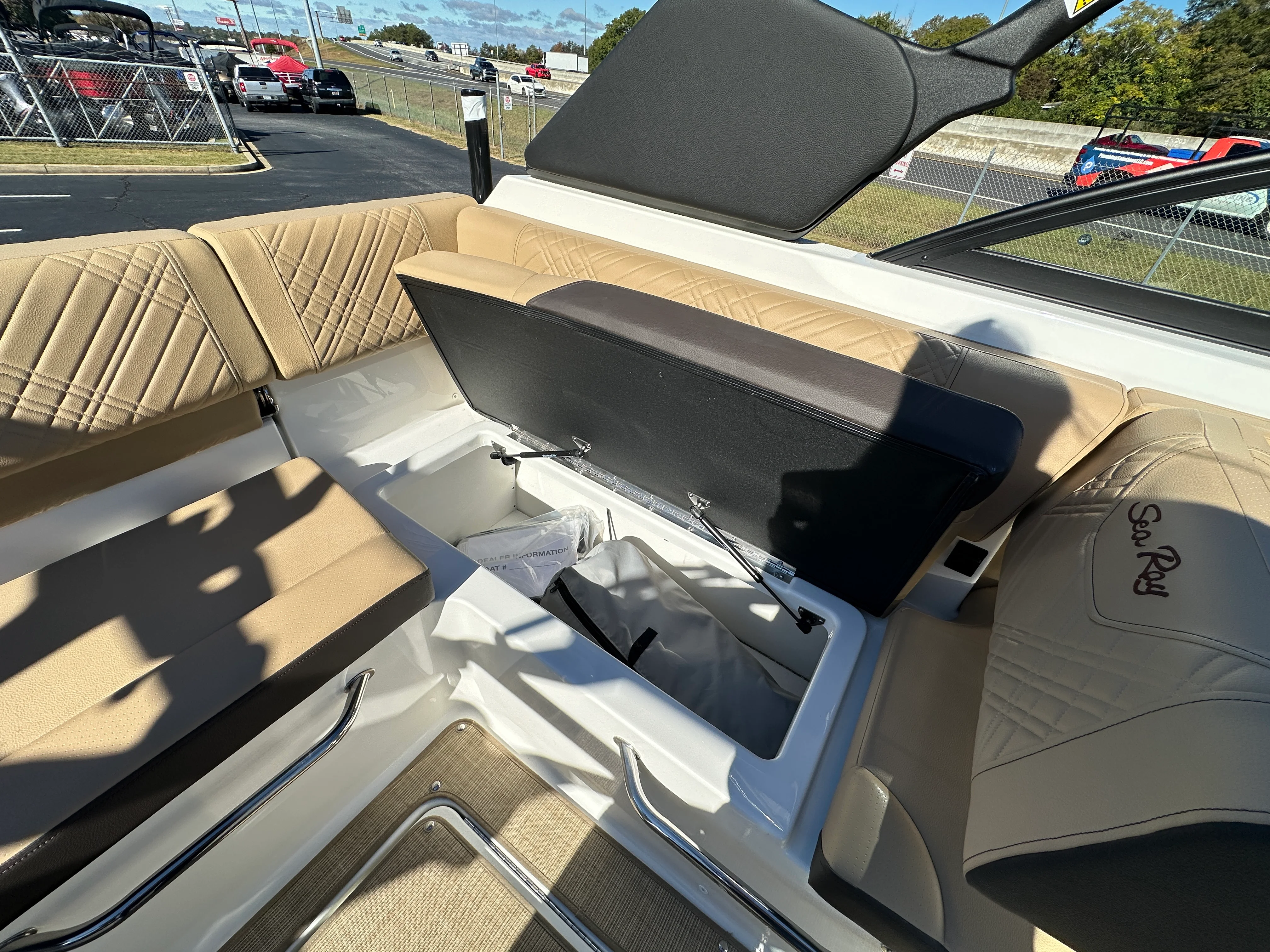 2026 Sea Ray SDX 230 Surf Image Thumbnail #12