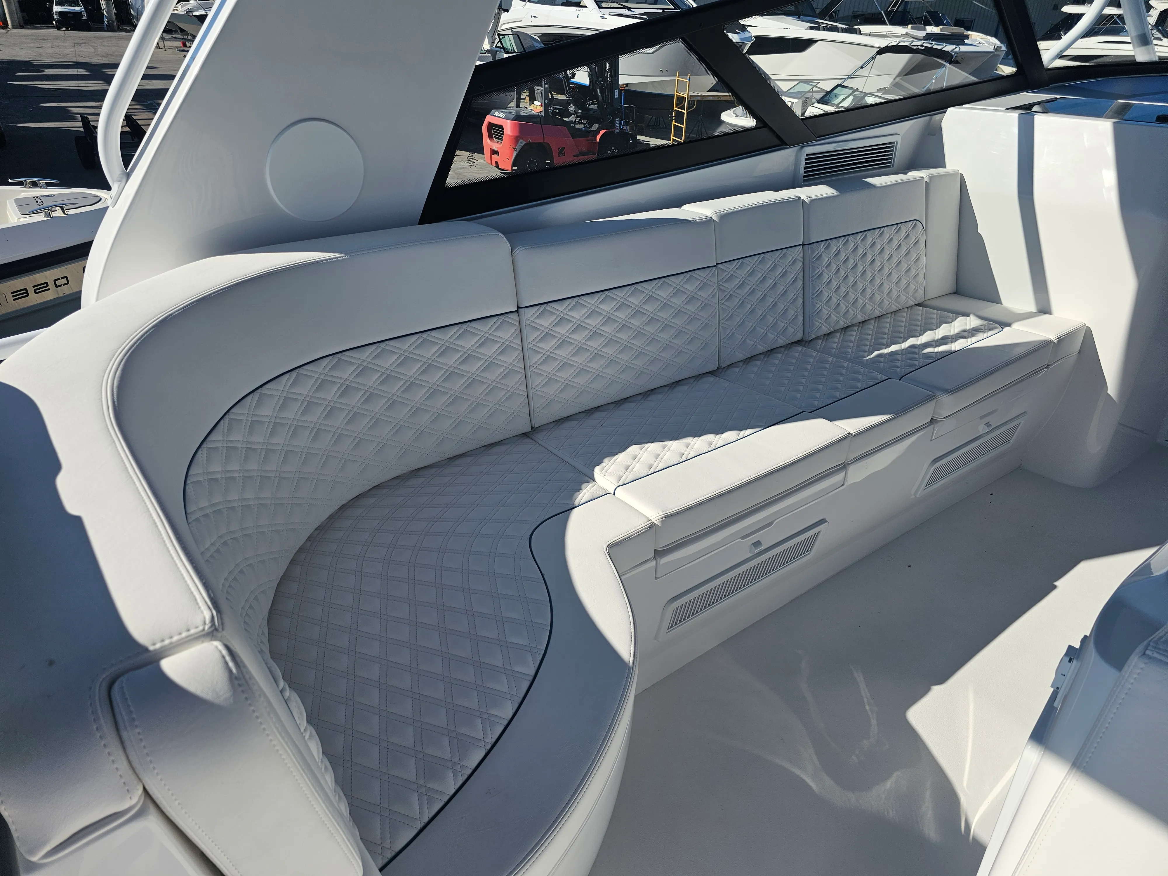 2026 Intrepid 438 EVOLUTION Image Thumbnail #5