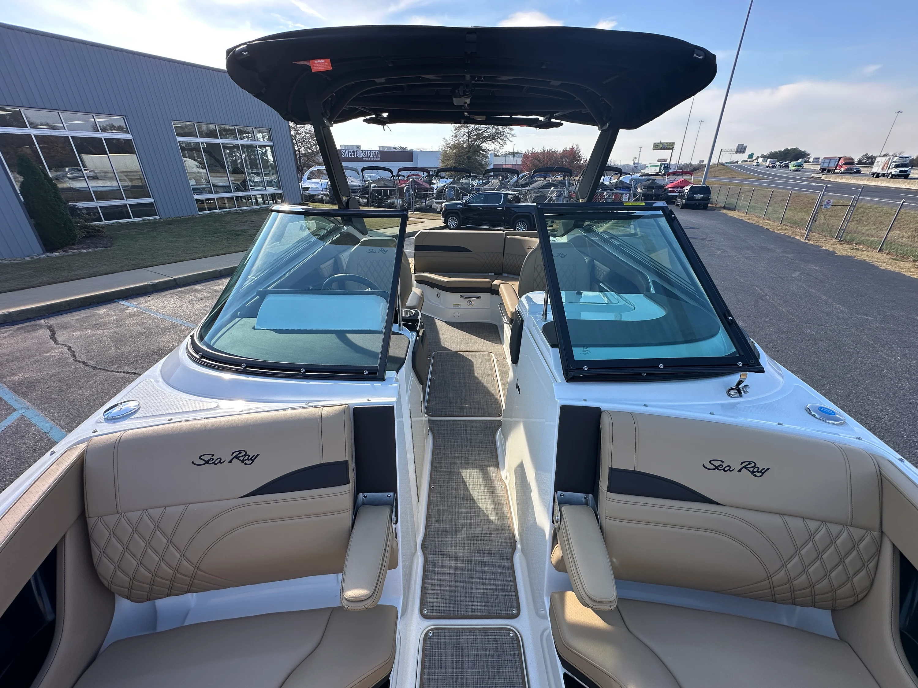 2026 Sea Ray SLX 260 Image Thumbnail #10