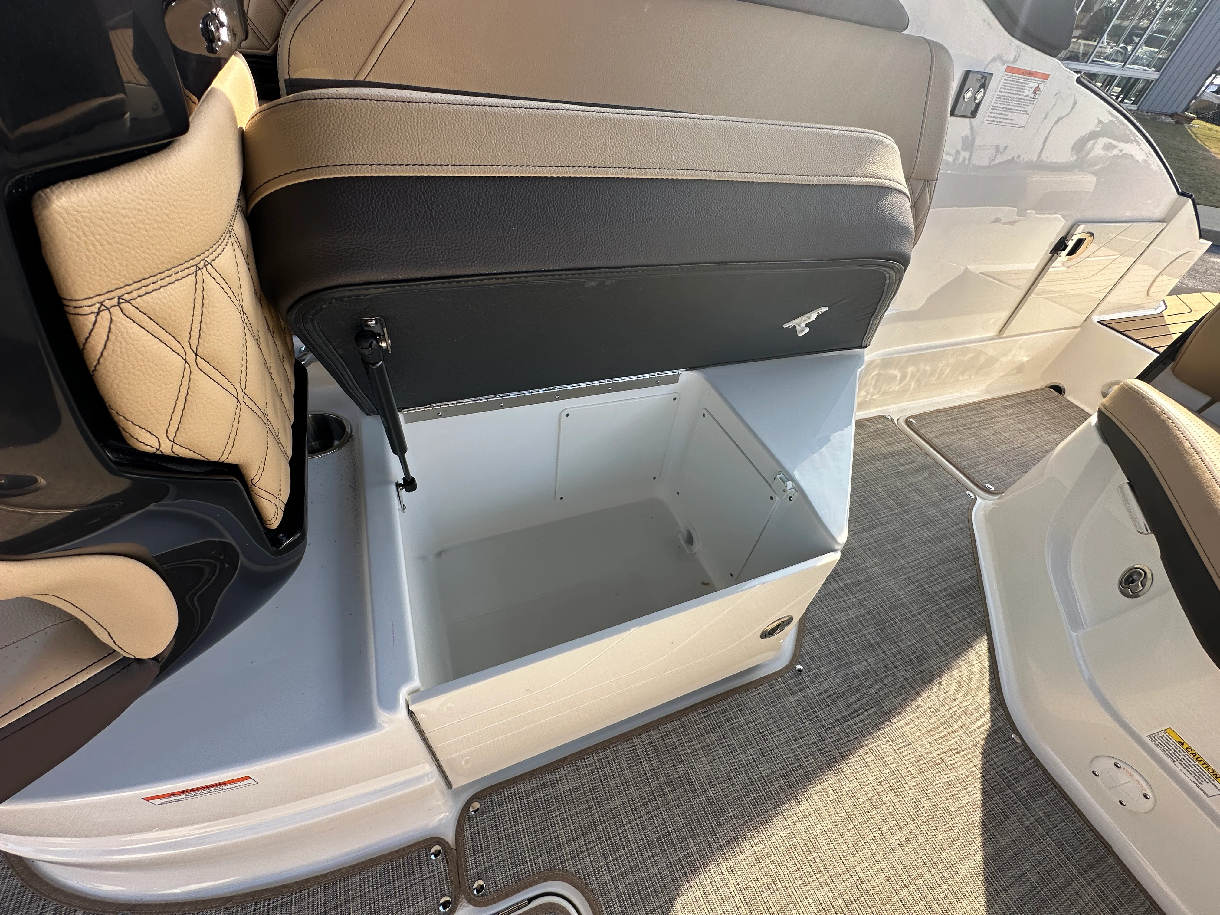 2026 Sea Ray SLX 260 Image Thumbnail #20