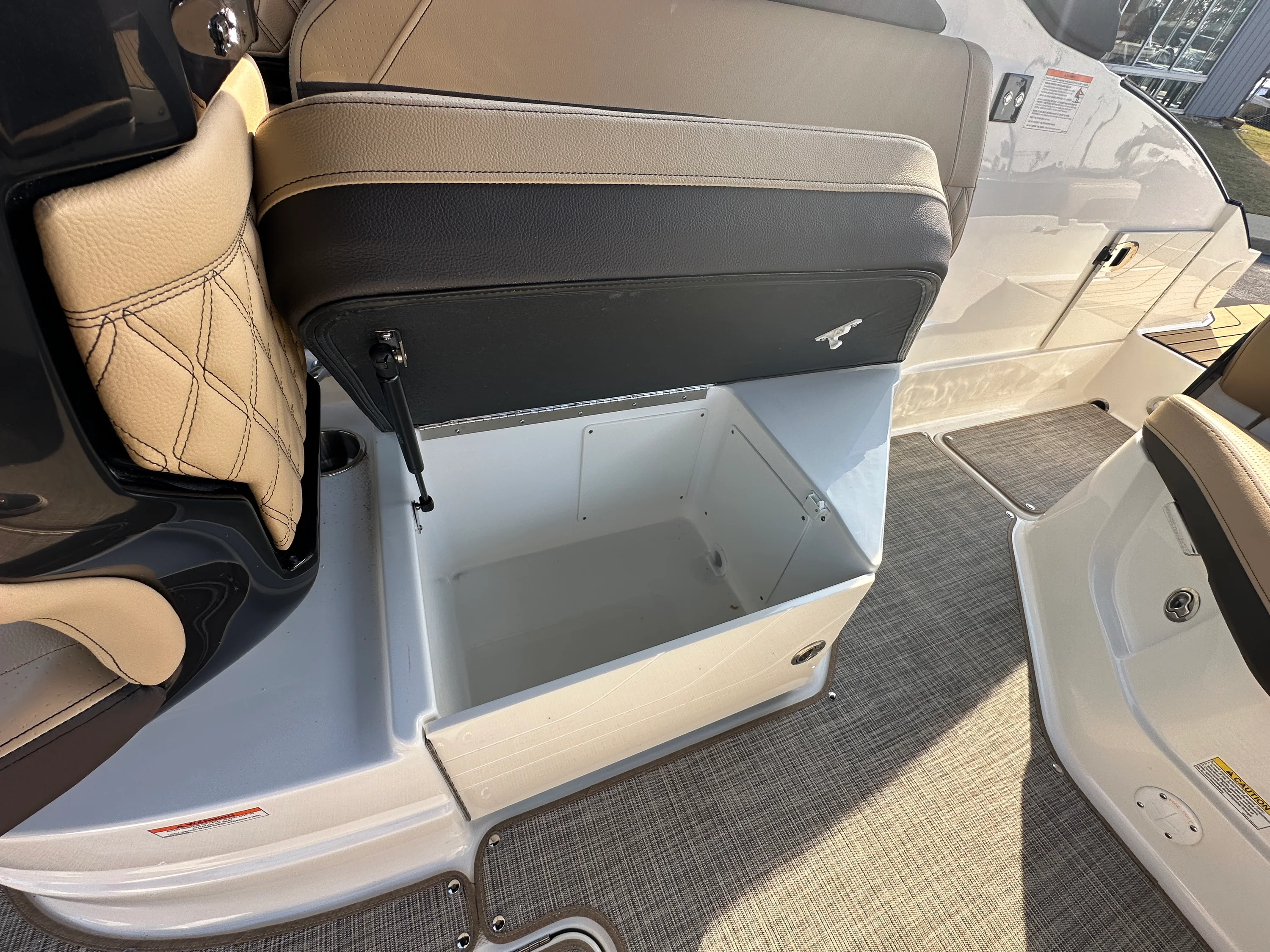 2026 Sea Ray SLX 260 Image Thumbnail #20