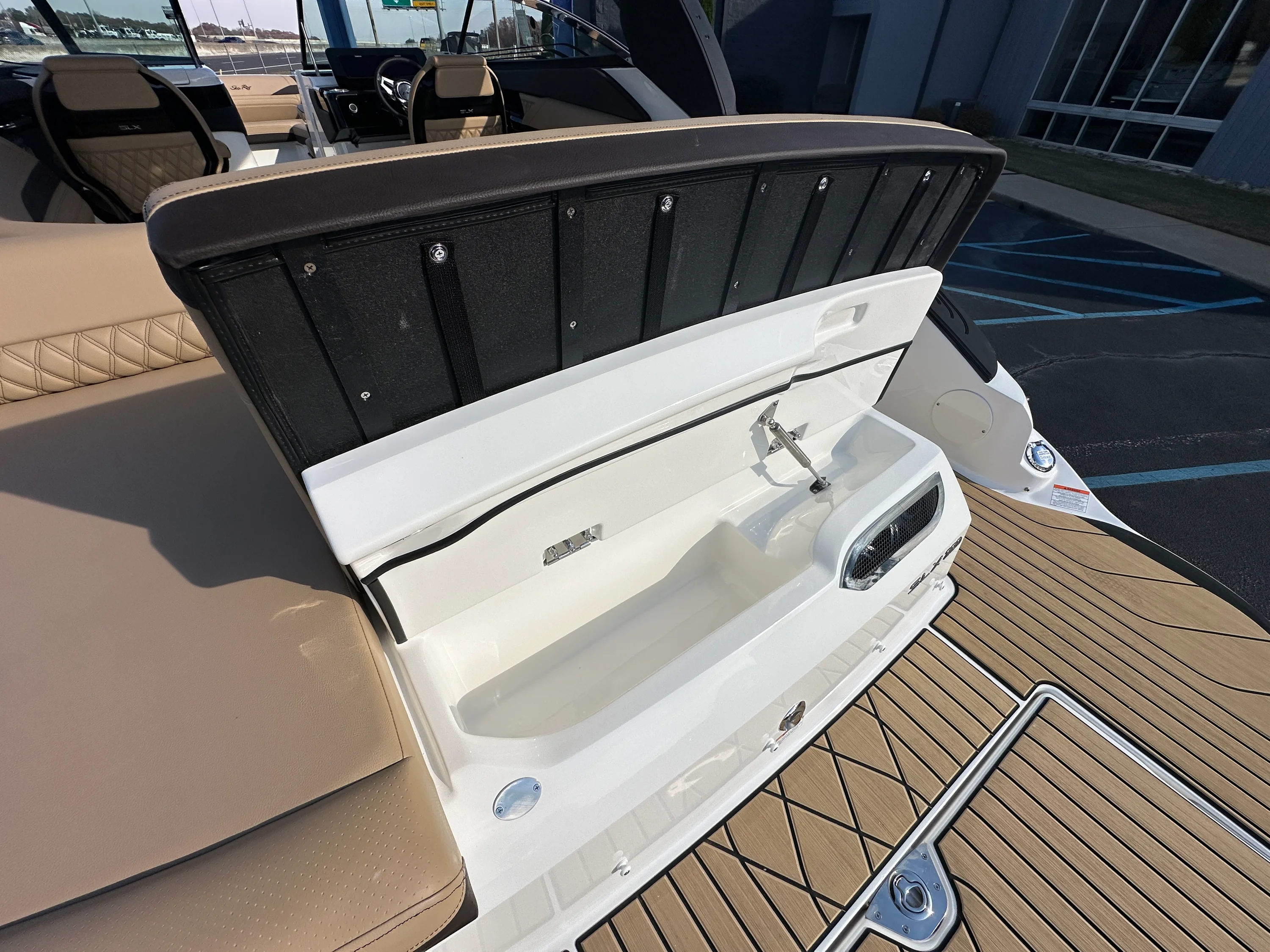 2026 Sea Ray SLX 260 Image Thumbnail #24