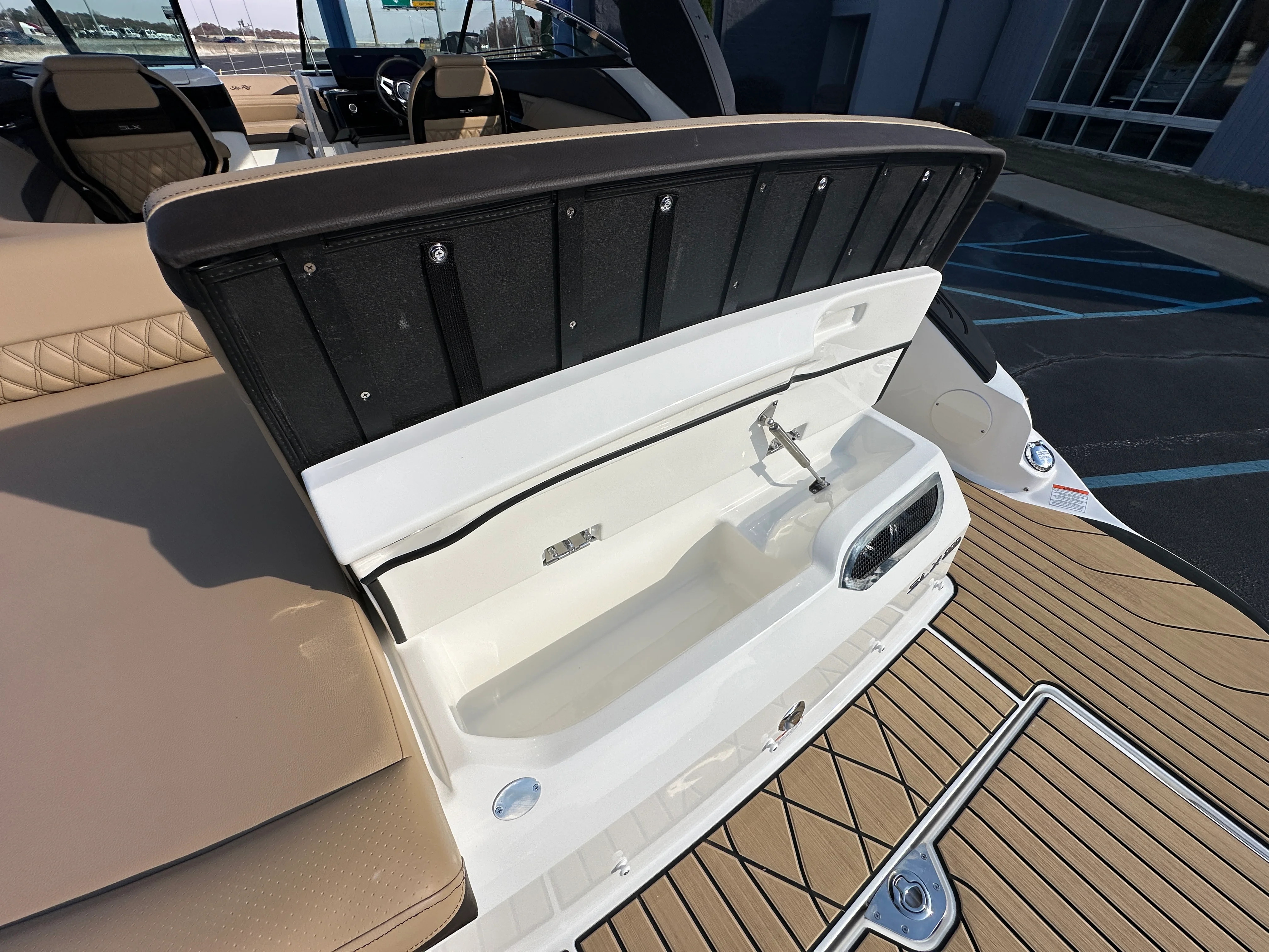 2026 Sea Ray SLX 260 Image Thumbnail #24