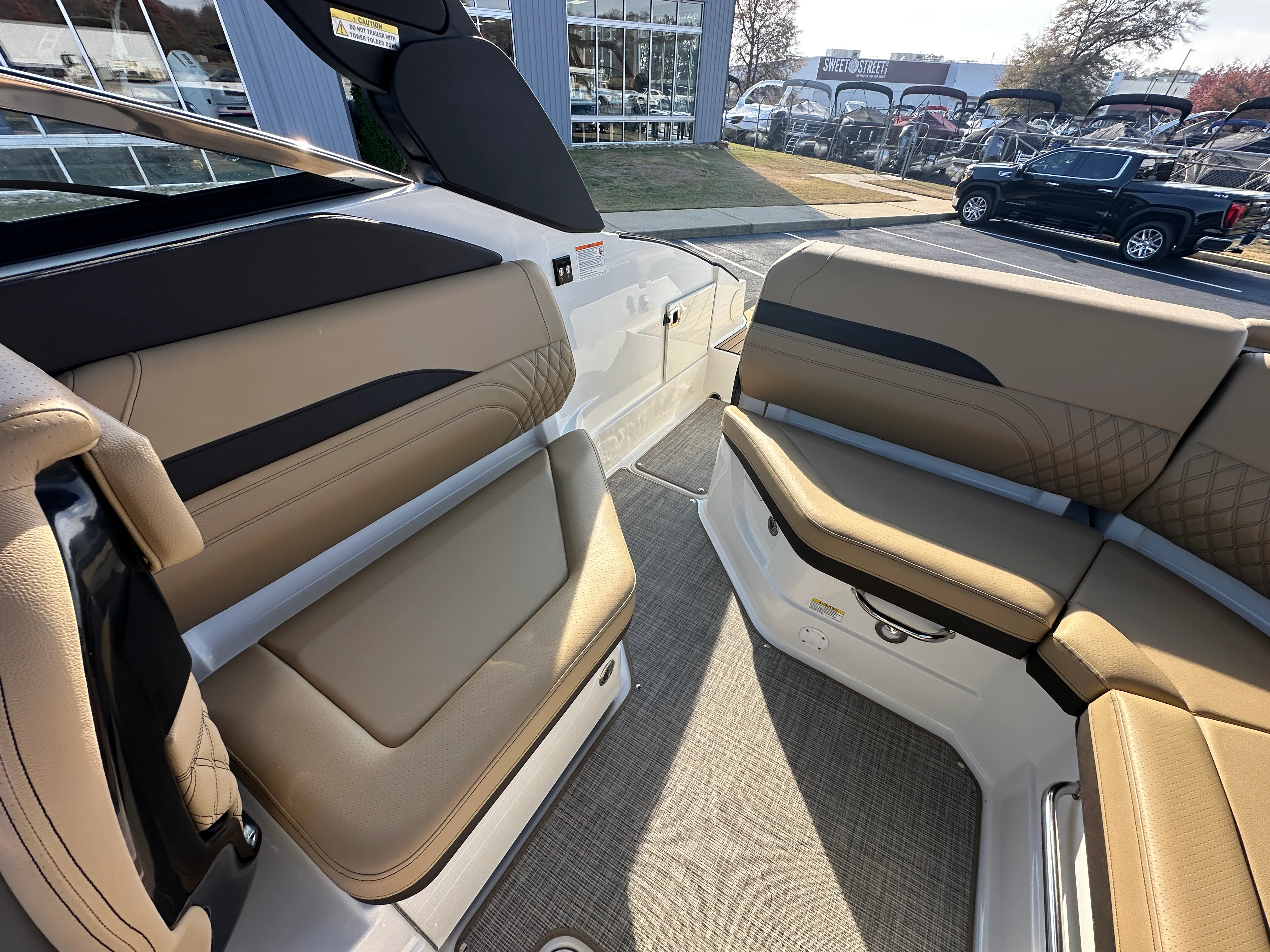 2026 Sea Ray SLX 260 Image Thumbnail #17