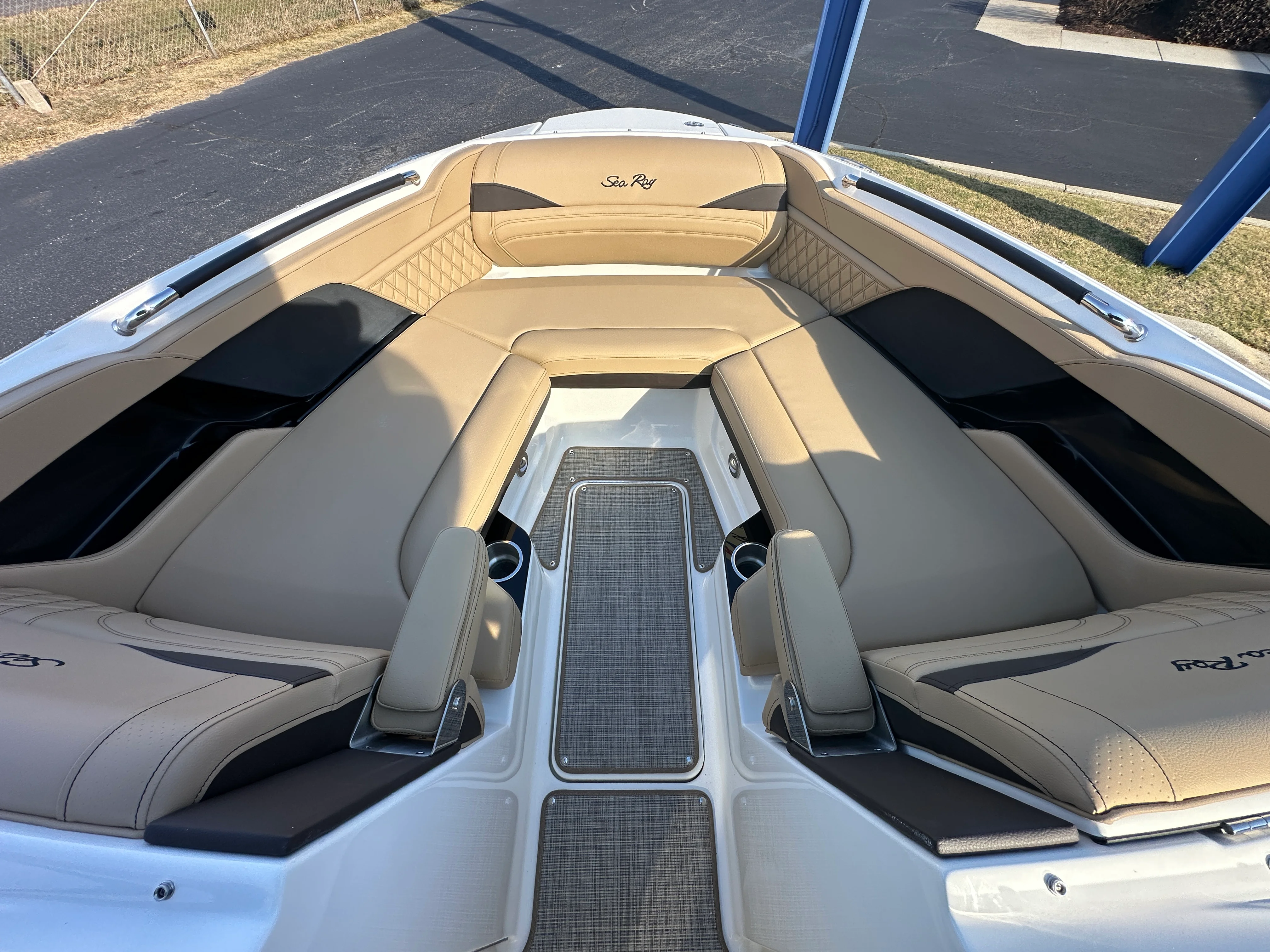 2026 Sea Ray SLX 260 Image Thumbnail #5