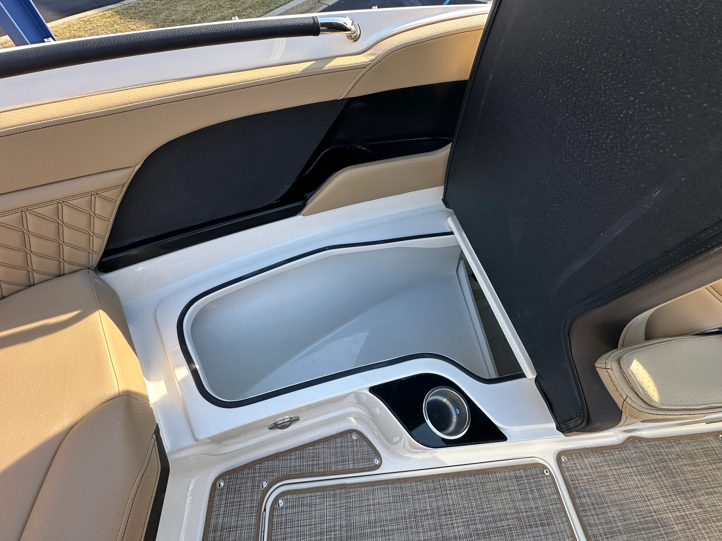 2026 Sea Ray SLX 260 Image Thumbnail #8