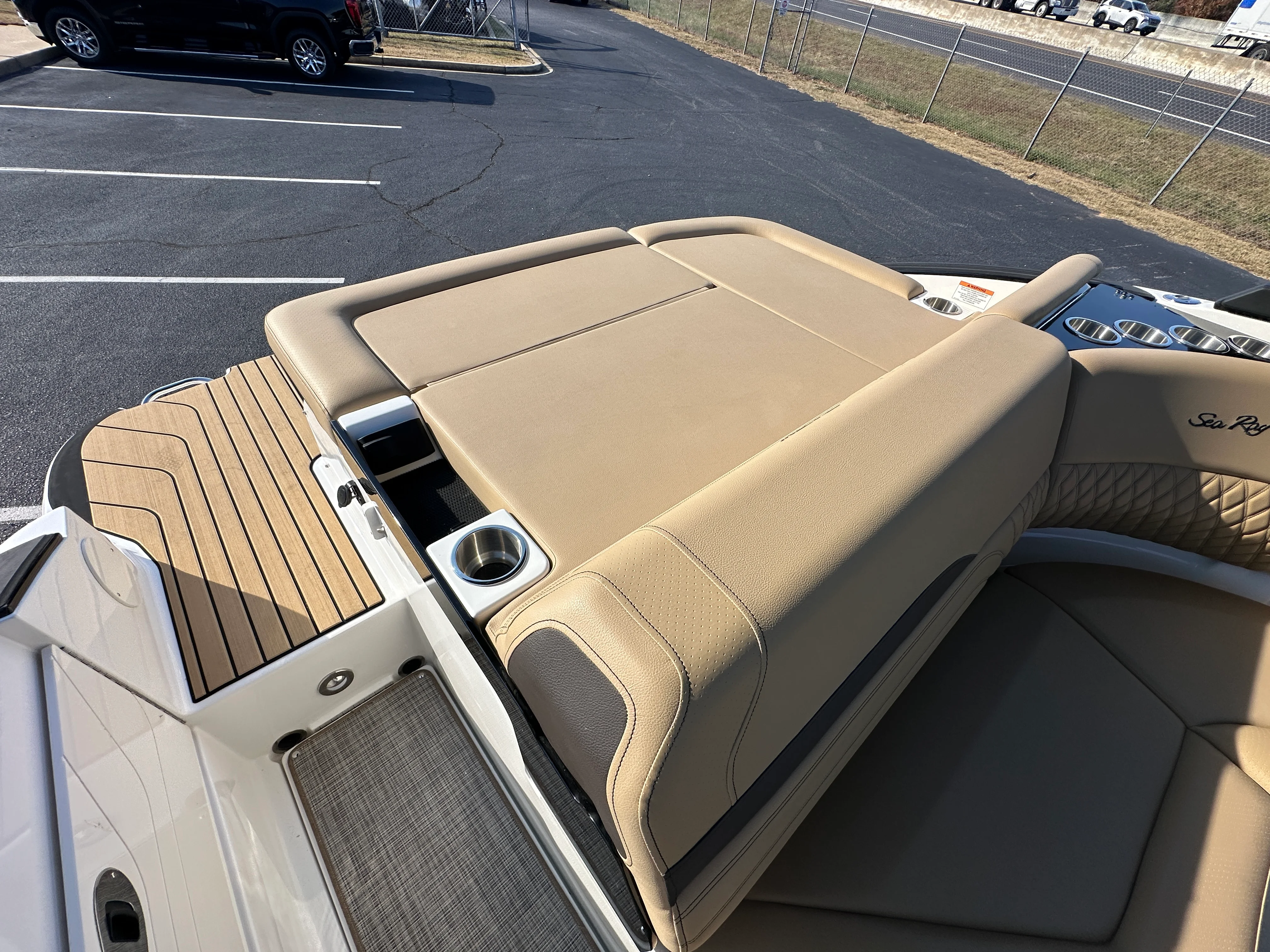 2026 Sea Ray SLX 260 Image Thumbnail #21