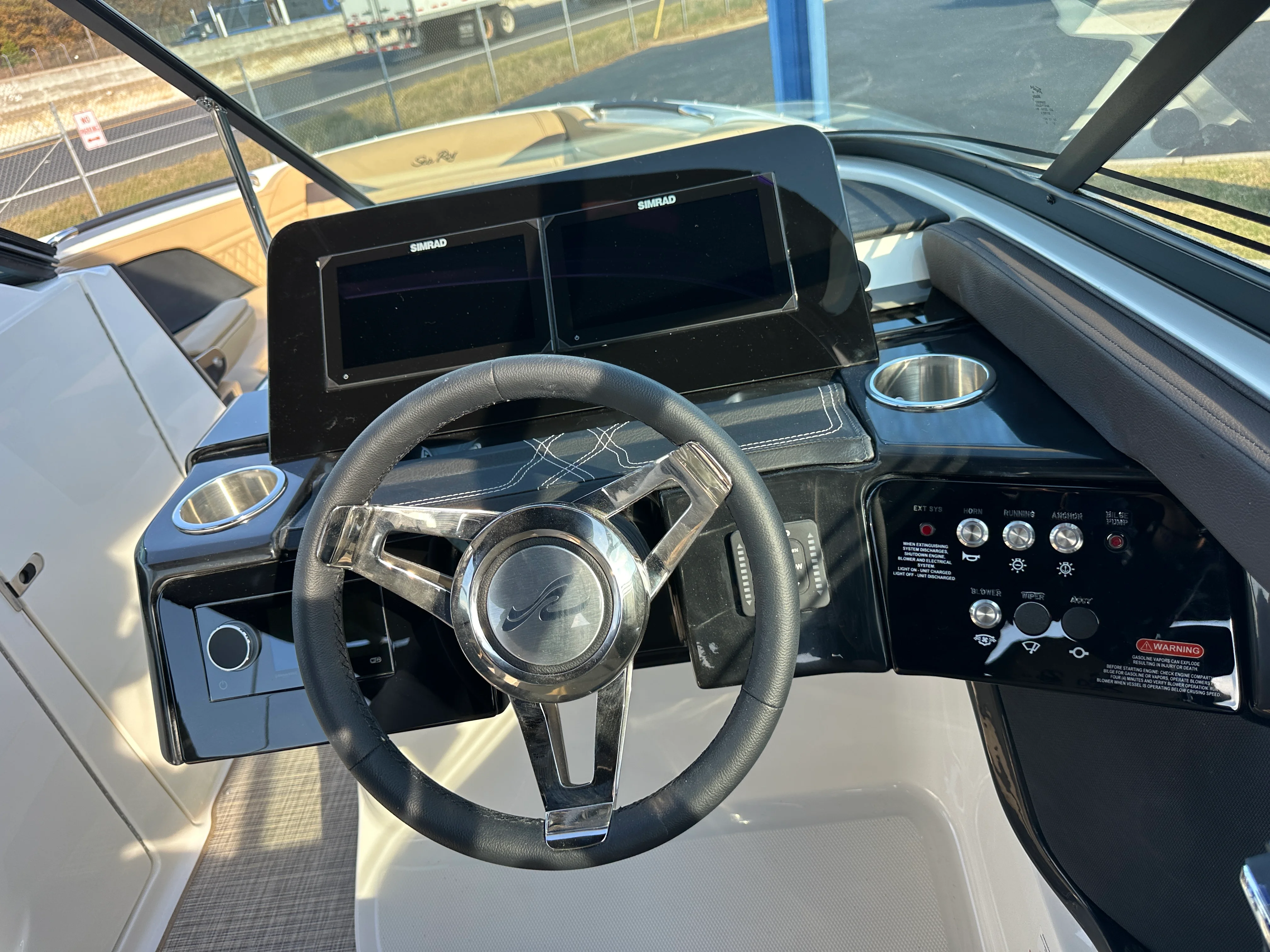 2026 Sea Ray SLX 260 Image Thumbnail #15