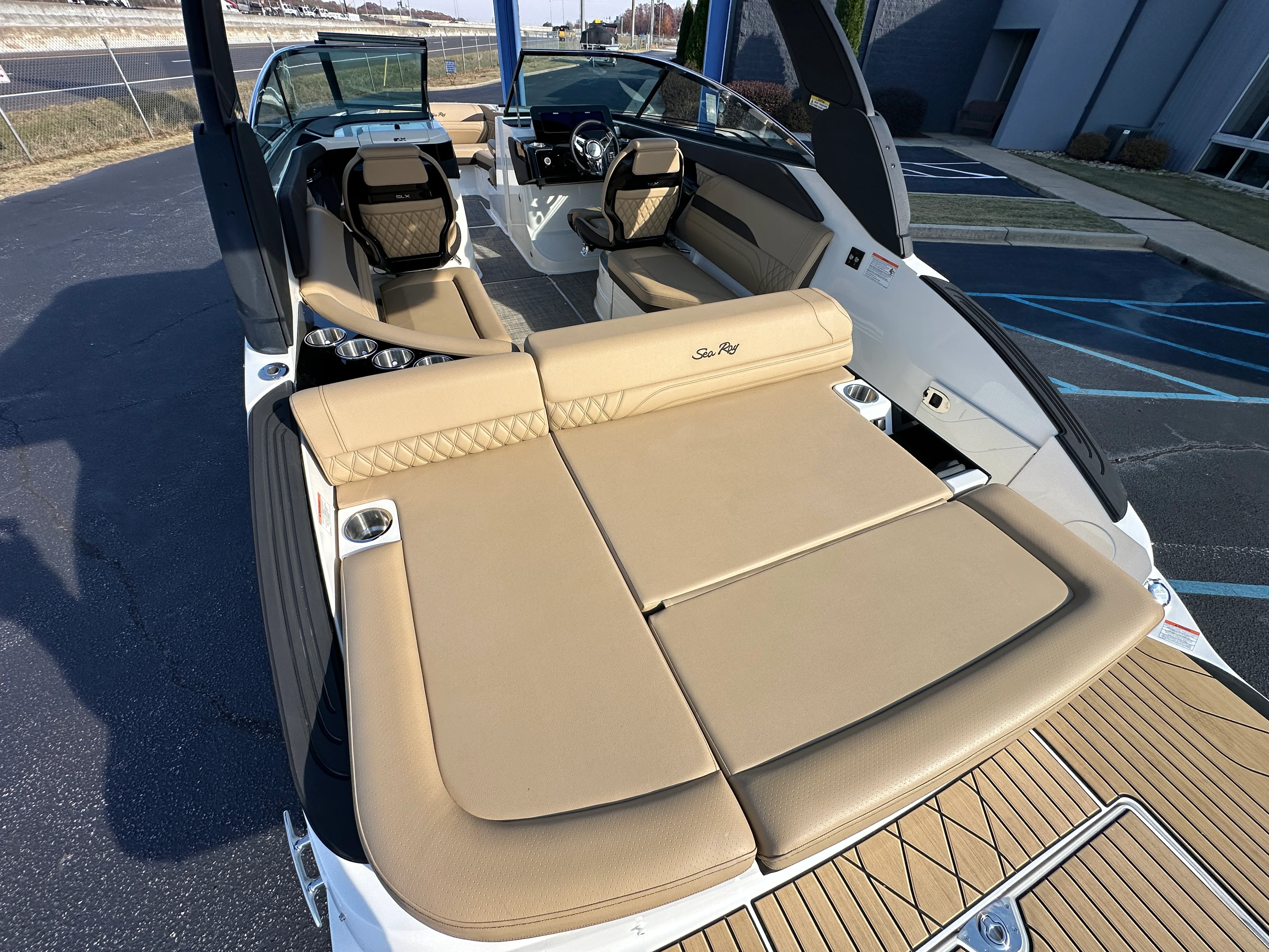 2026 Sea Ray SLX 260 Image Thumbnail #23