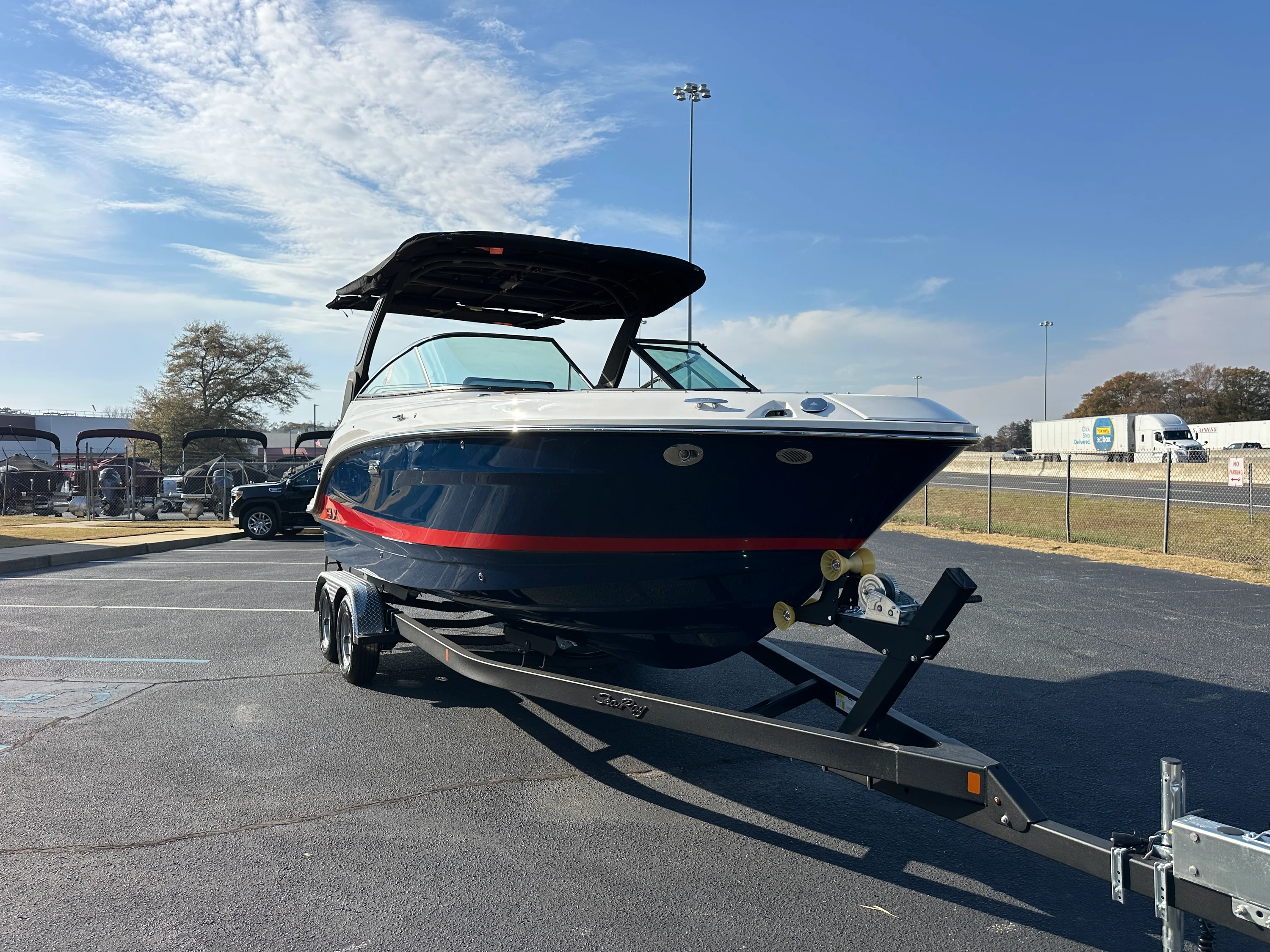 2026 Sea Ray SLX 260 Image Thumbnail #1