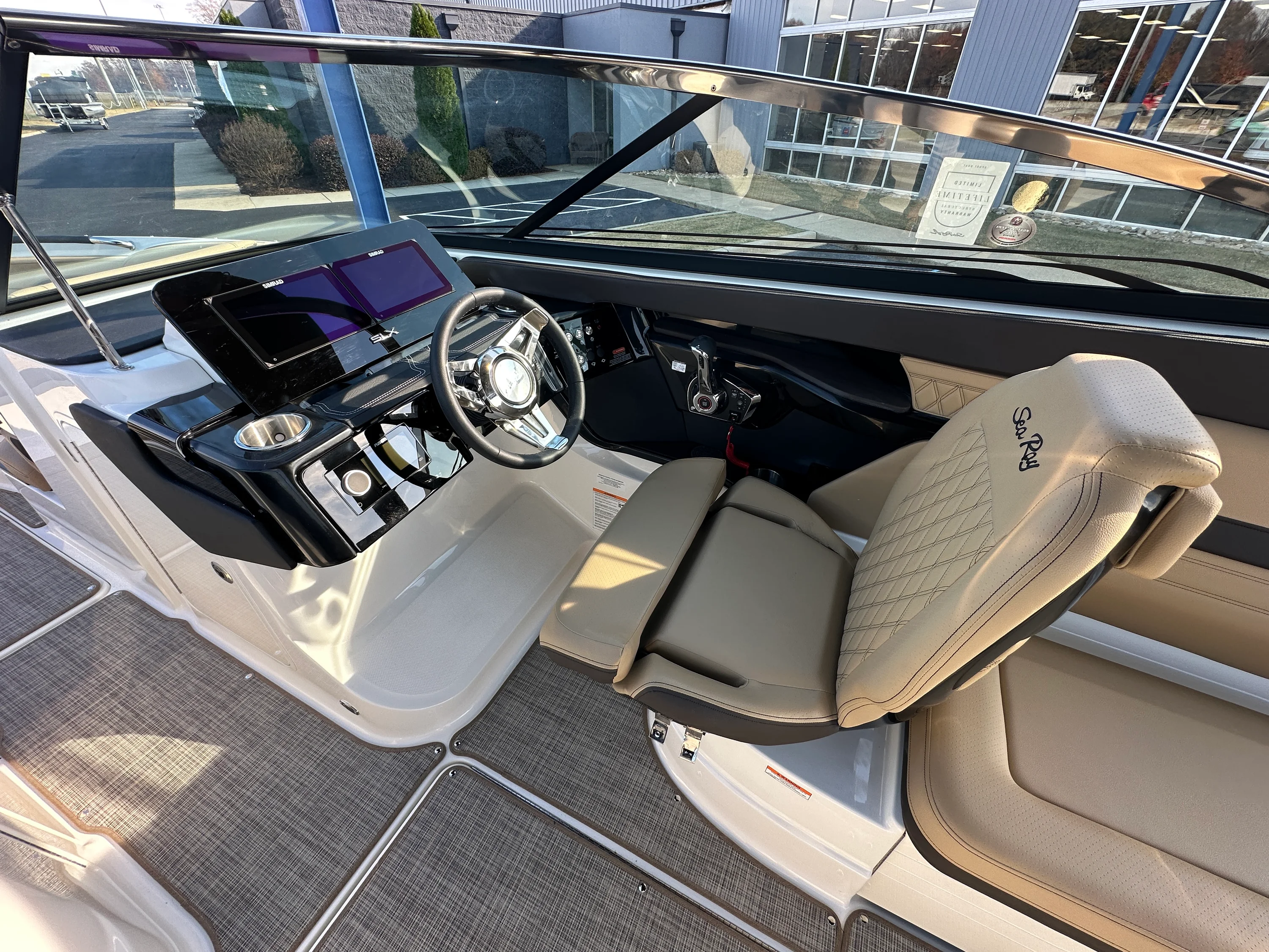 2026 Sea Ray SLX 260 Image Thumbnail #13