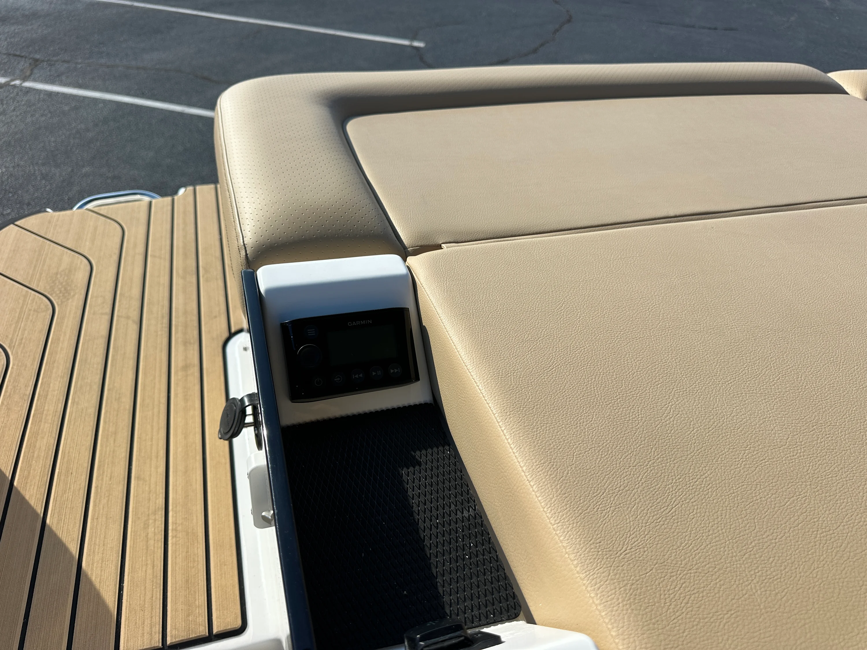 2026 Sea Ray SLX 260 Image Thumbnail #22