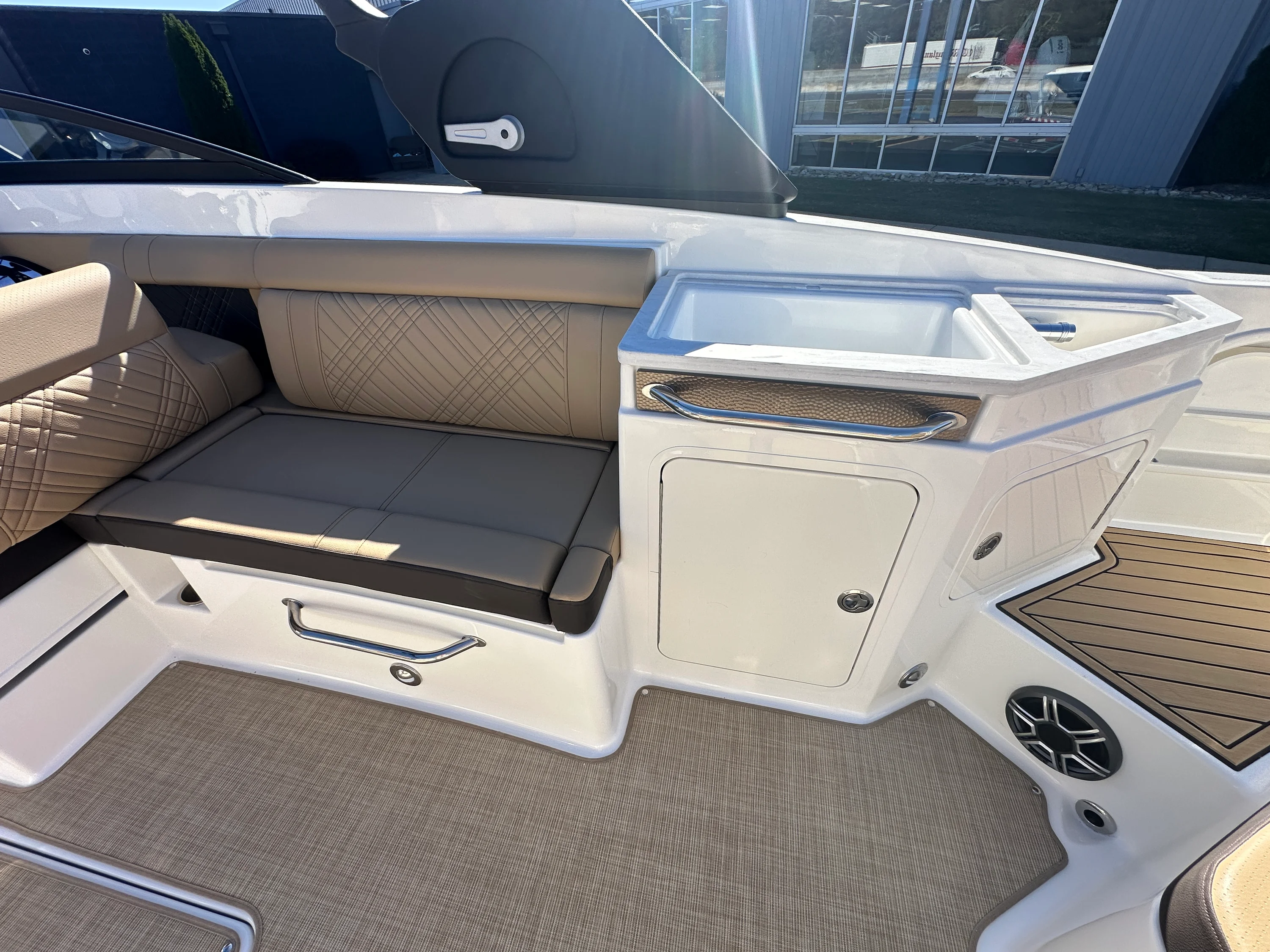 2026 Sea Ray SDX 290 Image Thumbnail #12