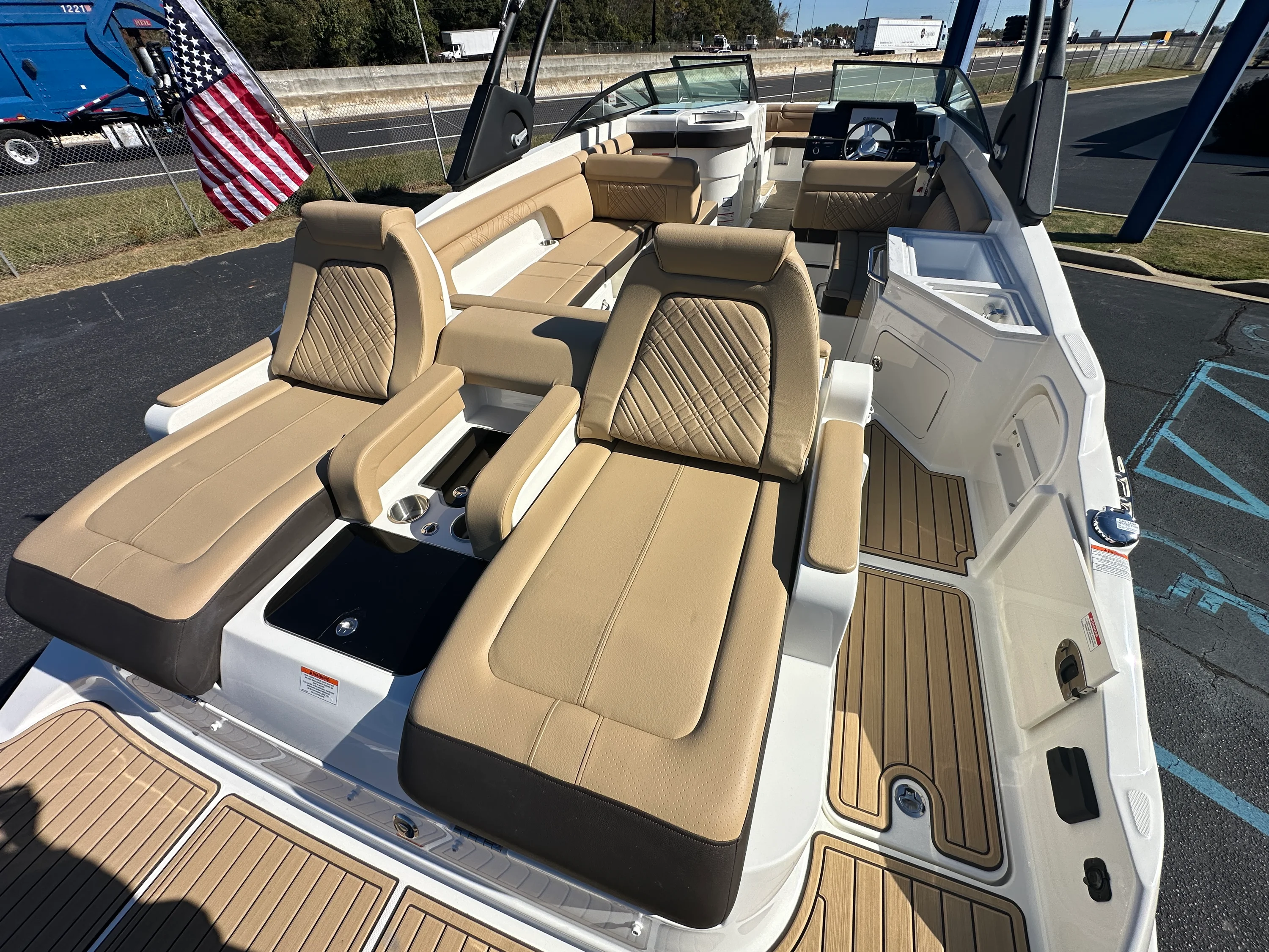 2026 Sea Ray SDX 290 Image Thumbnail #5