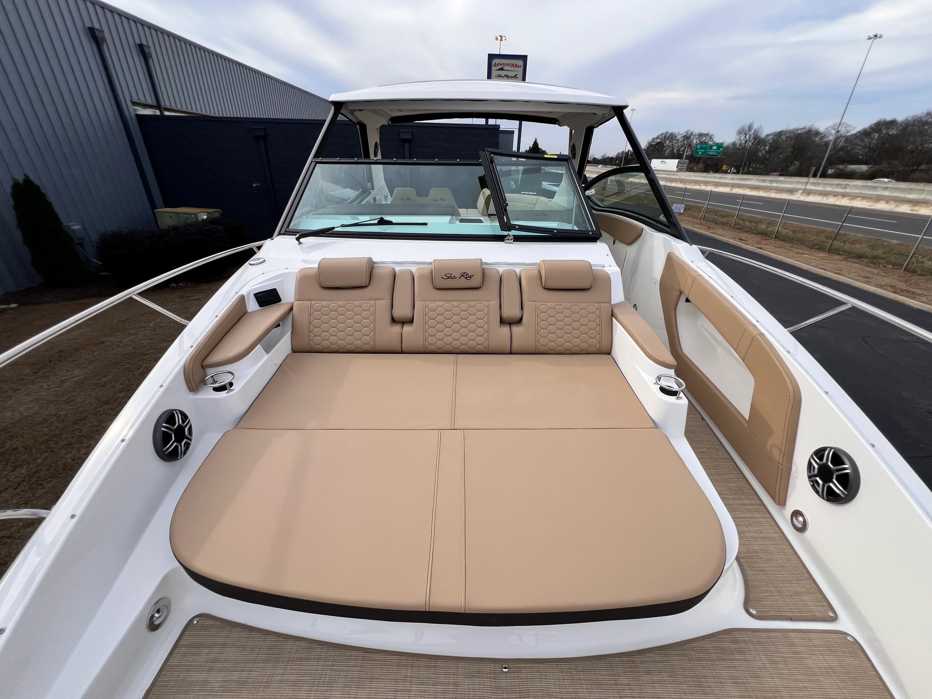 2026 Sea Ray Sundancer 320 Image Thumbnail #28