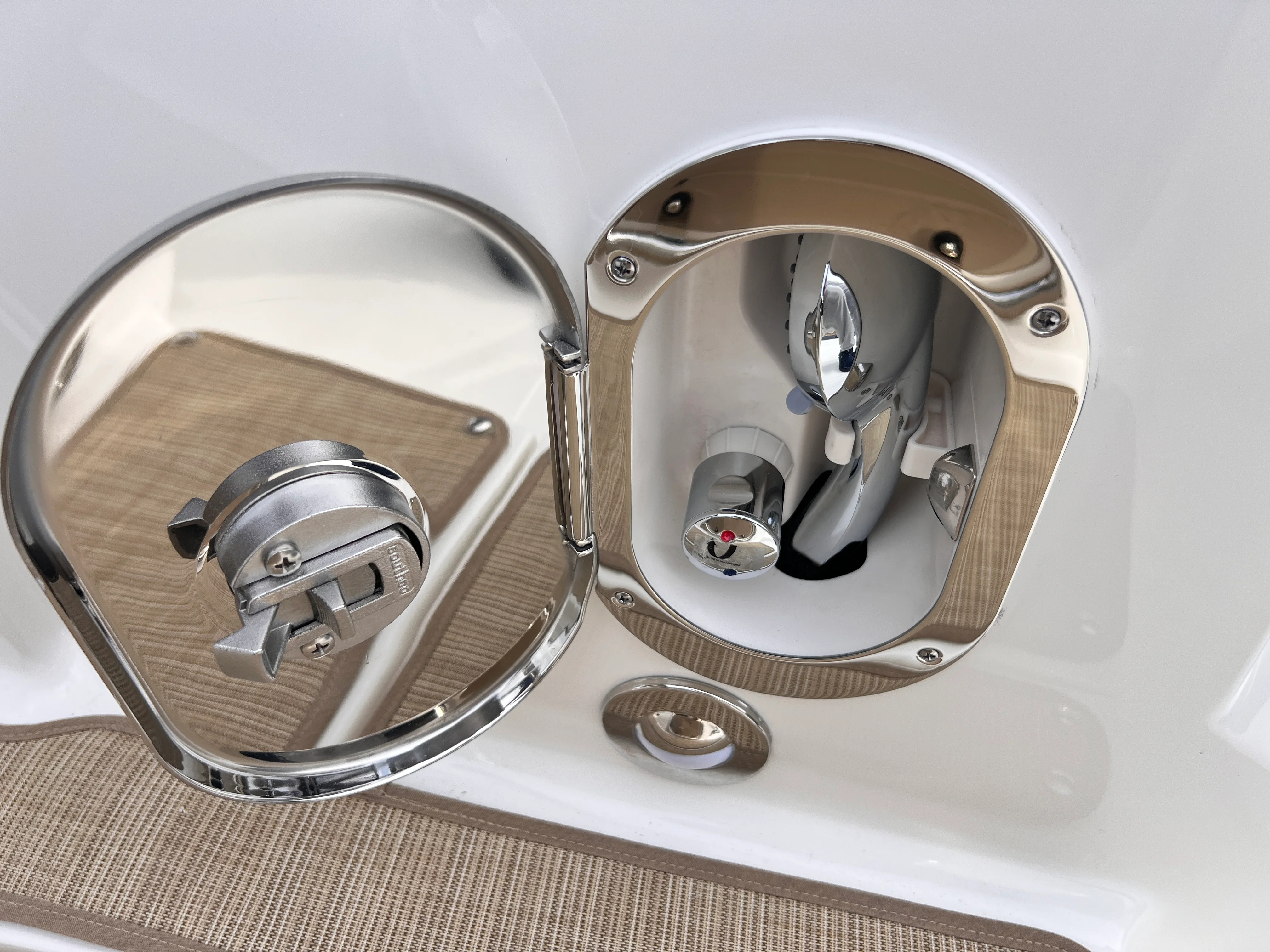 2026 Sea Ray Sundancer 320 Image Thumbnail #23