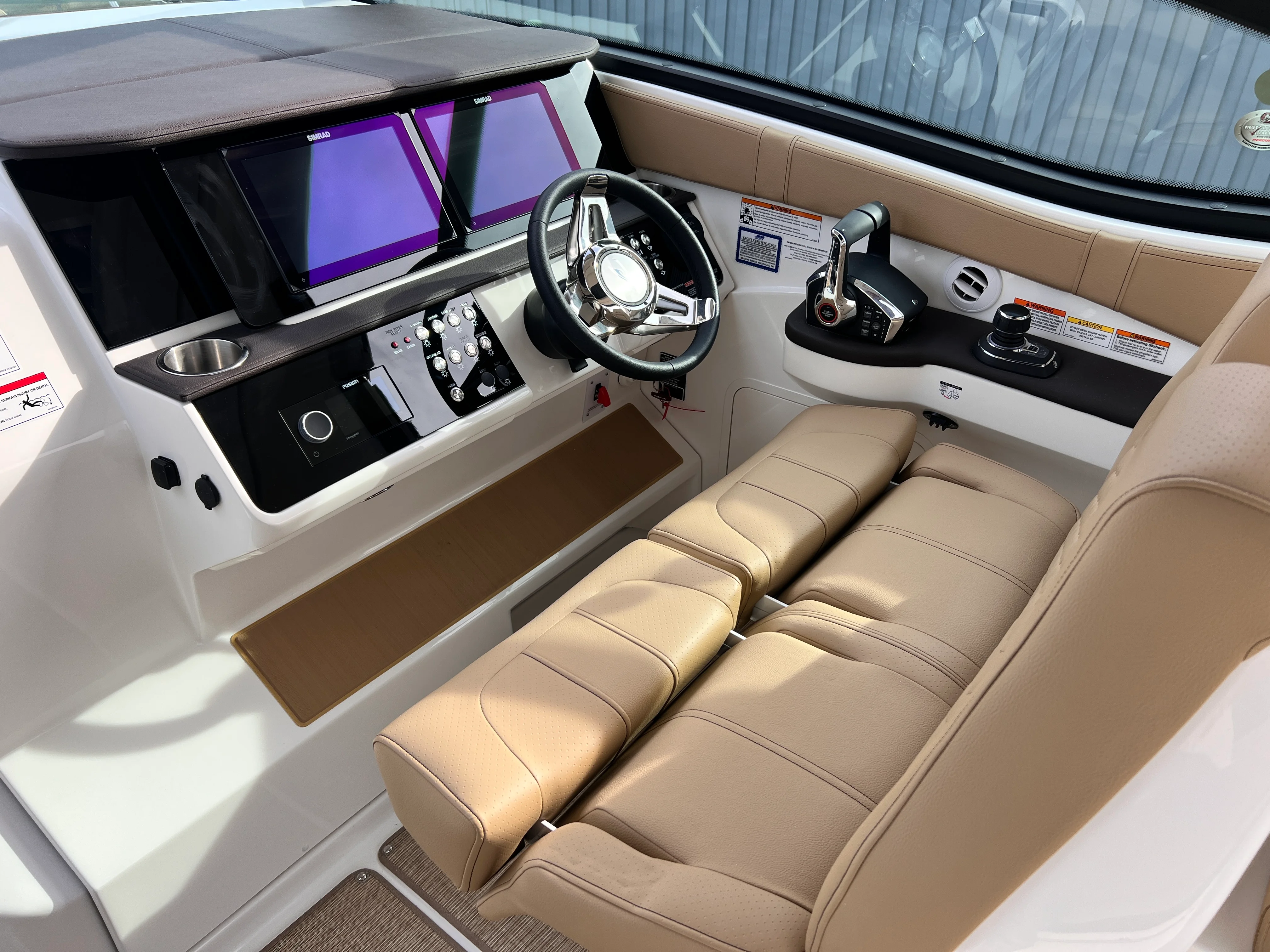 2026 Sea Ray Sundancer 320 Image Thumbnail #9