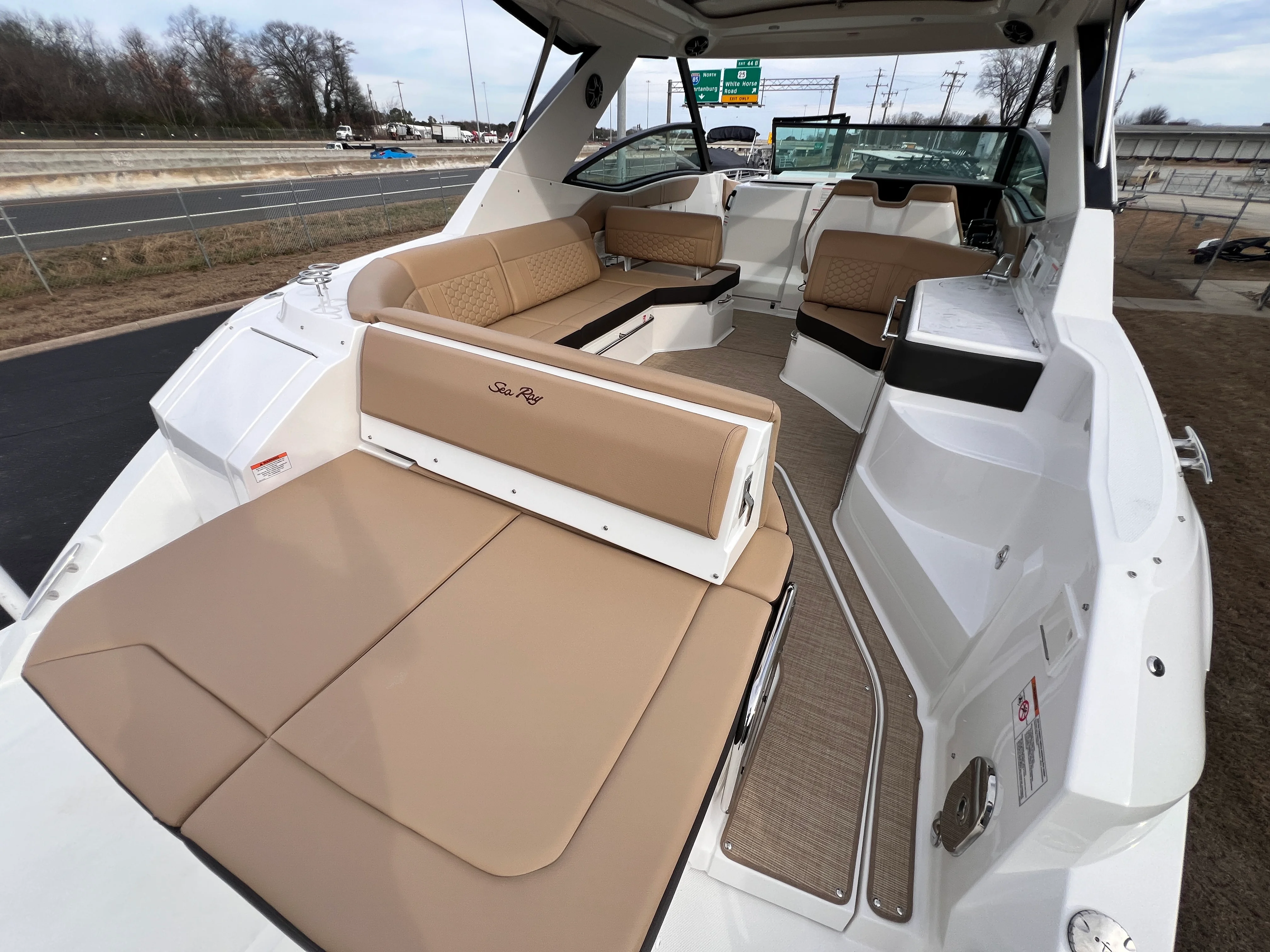 2026 Sea Ray Sundancer 320 Image Thumbnail #21